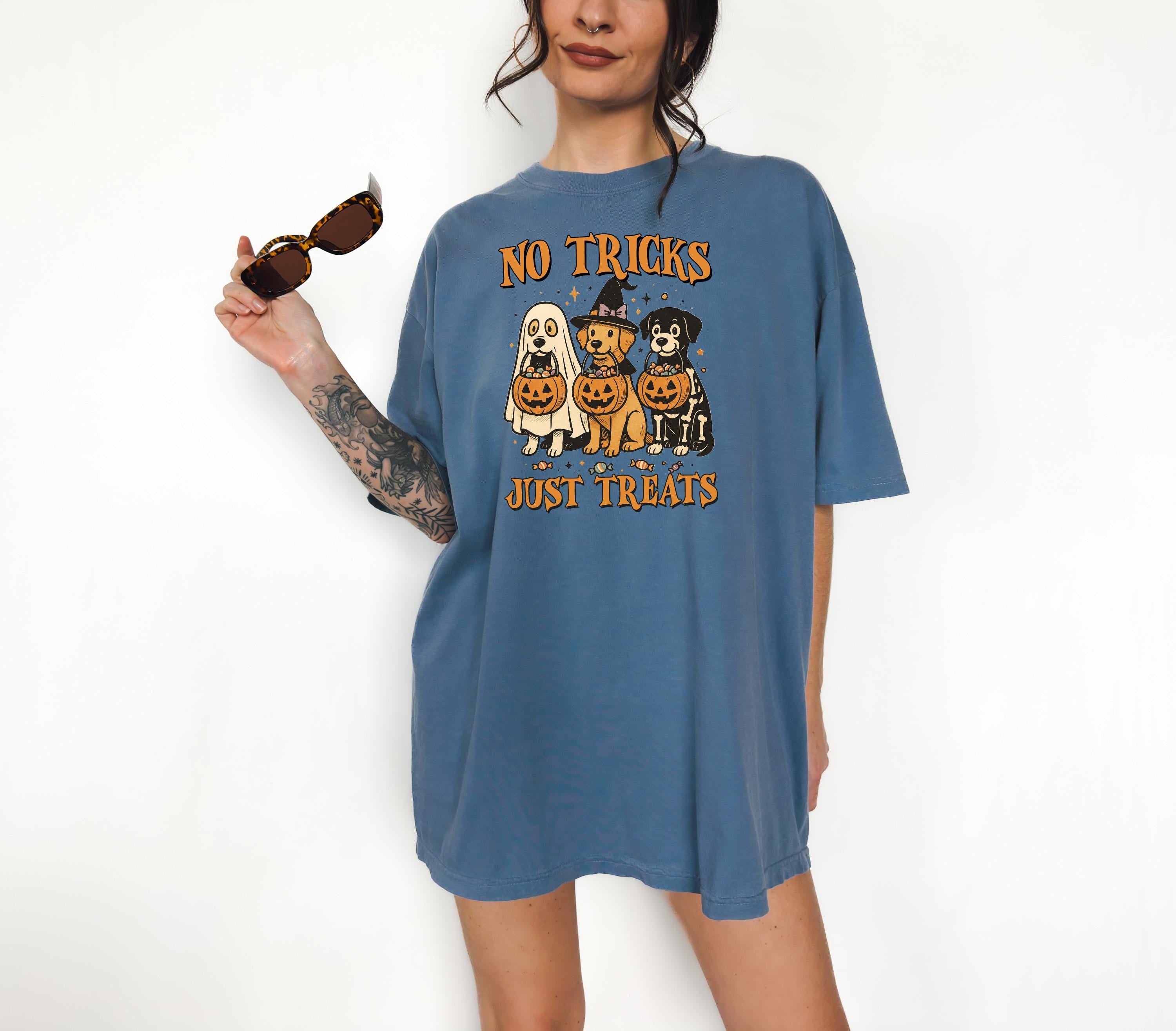 No Tricks Just Treats Halloween Comfort Colors Shirt, Funny Dog Design, Retro Witch T-Shirt, Fall Boxy Tee, Autumn T, Halloween 2025 Shirt