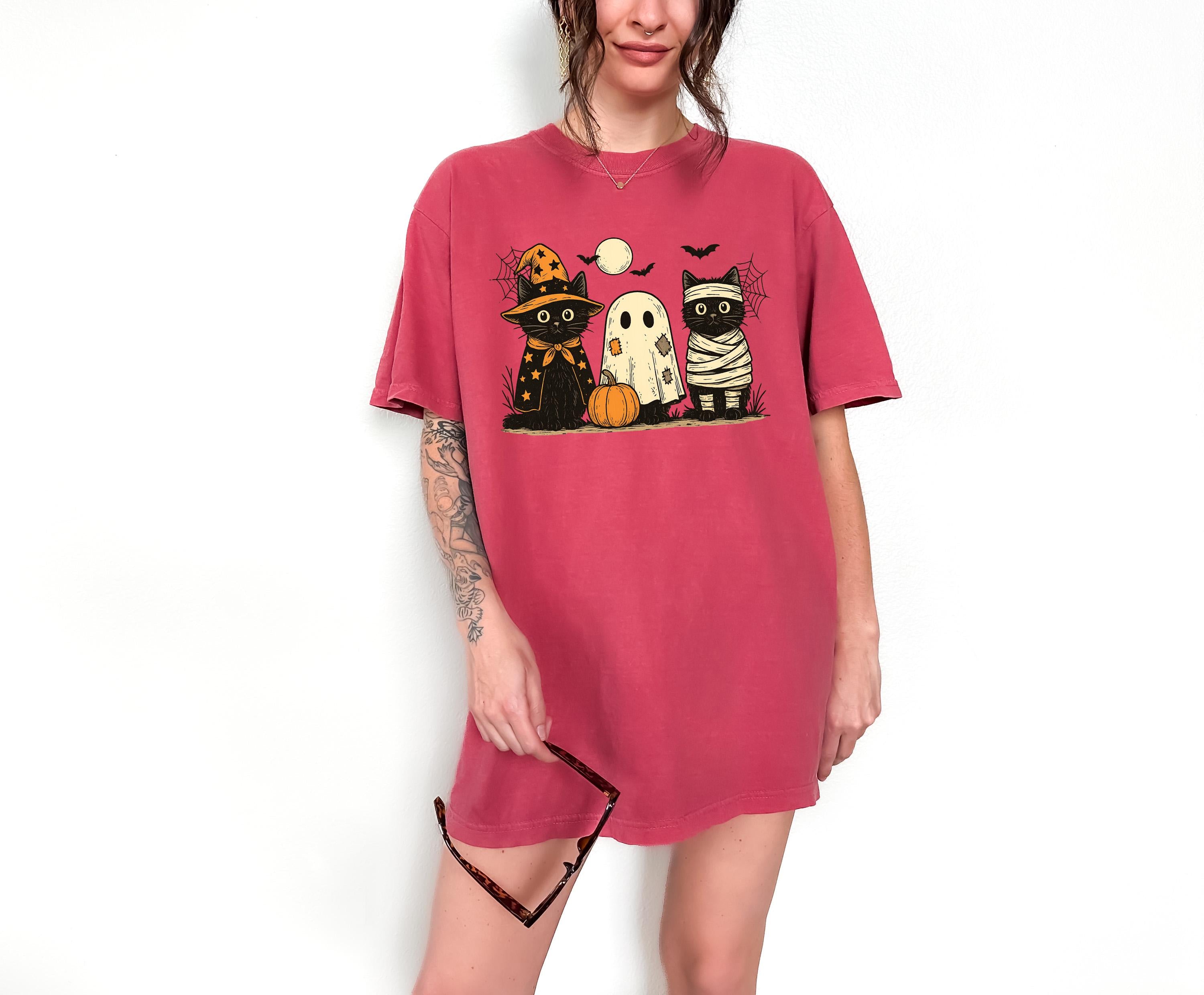 Black Cat Halloween Comfort Colors Shirt, 90's Design, Retro Pumpkin Fall T-Shirt, Boxy Tee, Unisex, Fall Mummy Cat Deign, Autumn T,