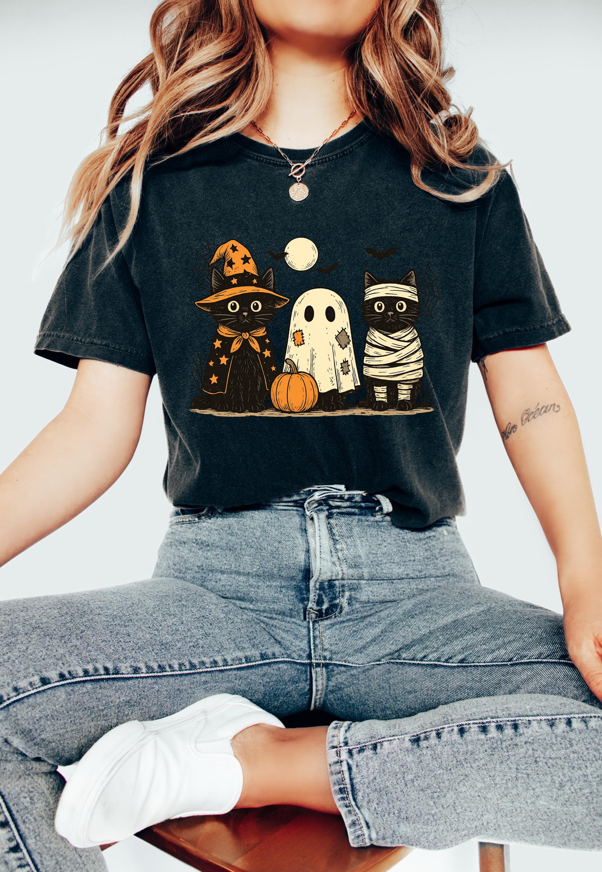 Black Cat Halloween Comfort Colors Shirt, 90's Design, Retro Pumpkin Fall T-Shirt, Boxy Tee, Unisex, Fall Mummy Cat Deign, Autumn T,