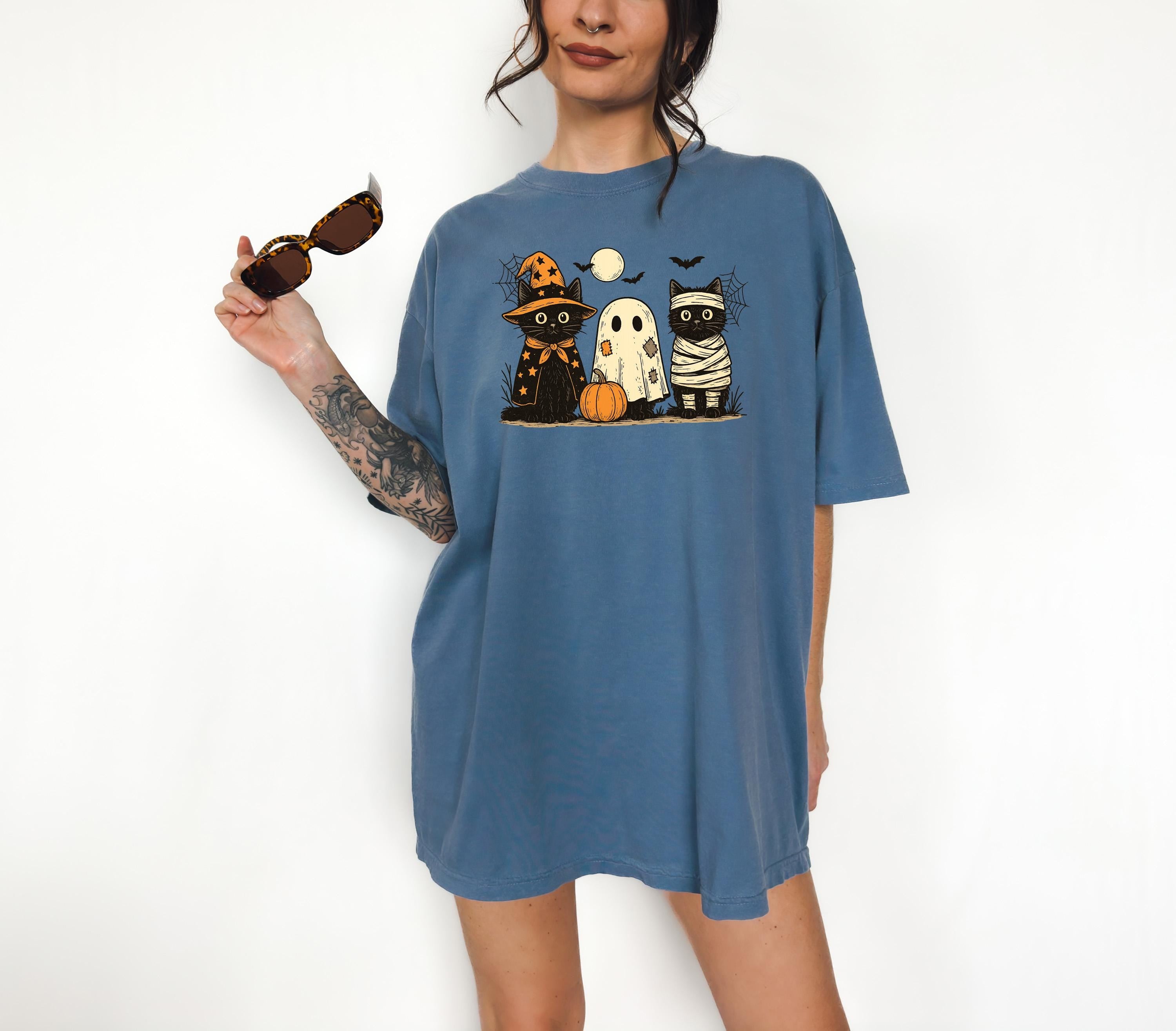 Black Cat Halloween Comfort Colors Shirt, 90's Design, Retro Pumpkin Fall T-Shirt, Boxy Tee, Unisex, Fall Mummy Cat Deign, Autumn T,