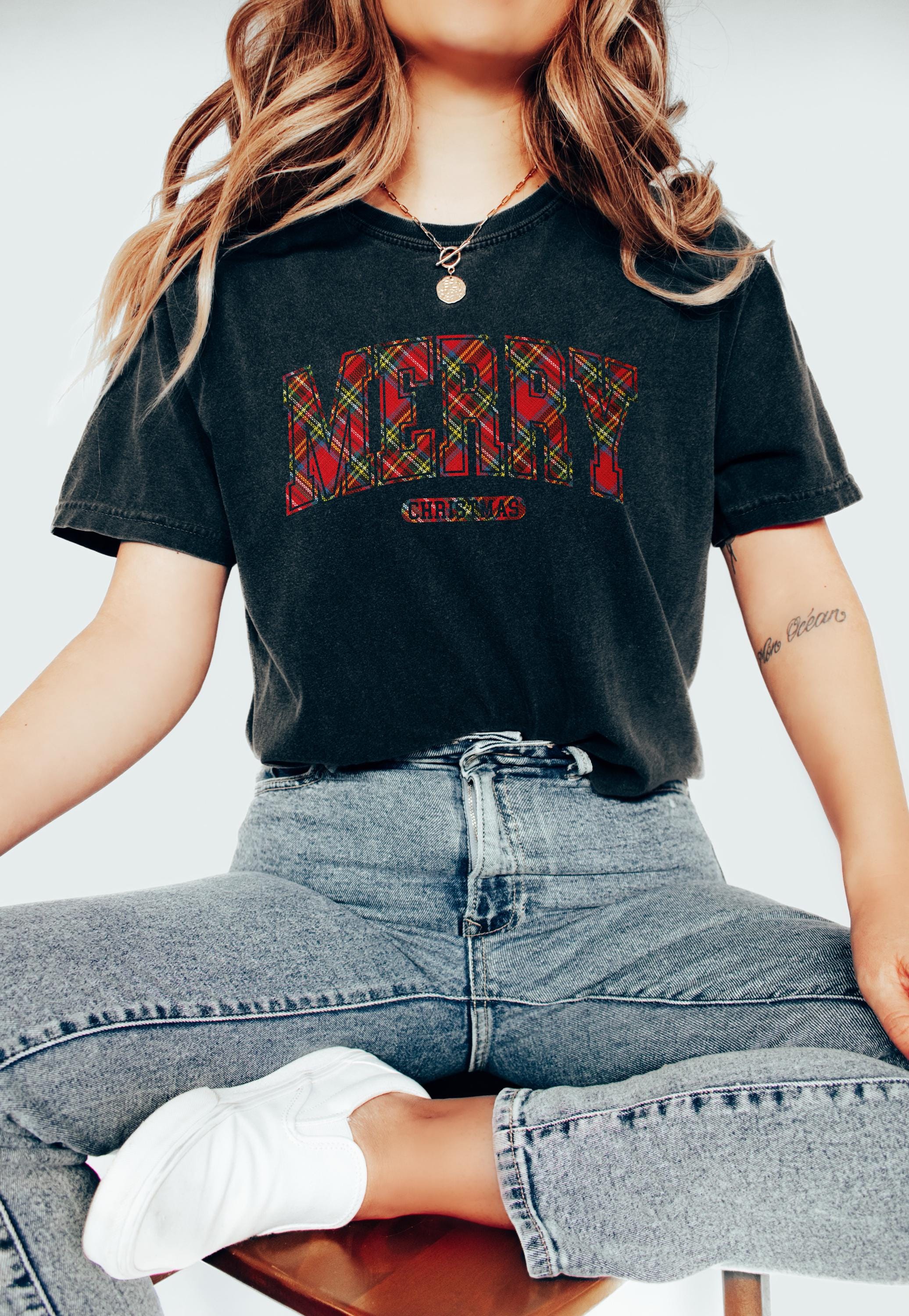 Merry Christmas Comfort Colors Shirt, Nostalgic Christmas TShirt, Holiday Shirt, Cozy T, Christmas Design, Plaid Design, Christmas 2025