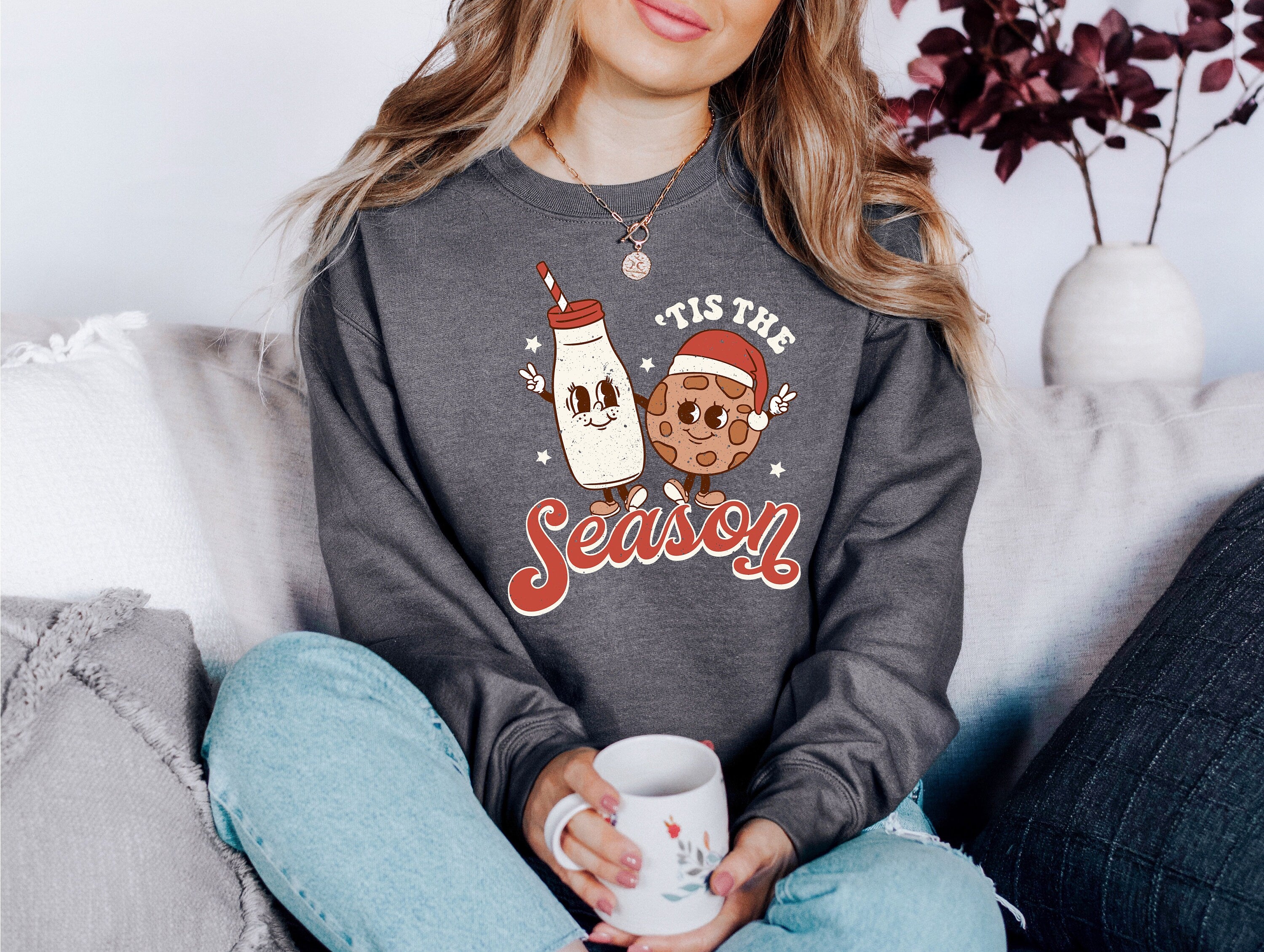 Tis The Season Santa Sweater, Vintage Christmas, Christmas Sweatshirt, Women's Cute Santa, Xmas Graphic Pullover, Holiday Ugly Sweater