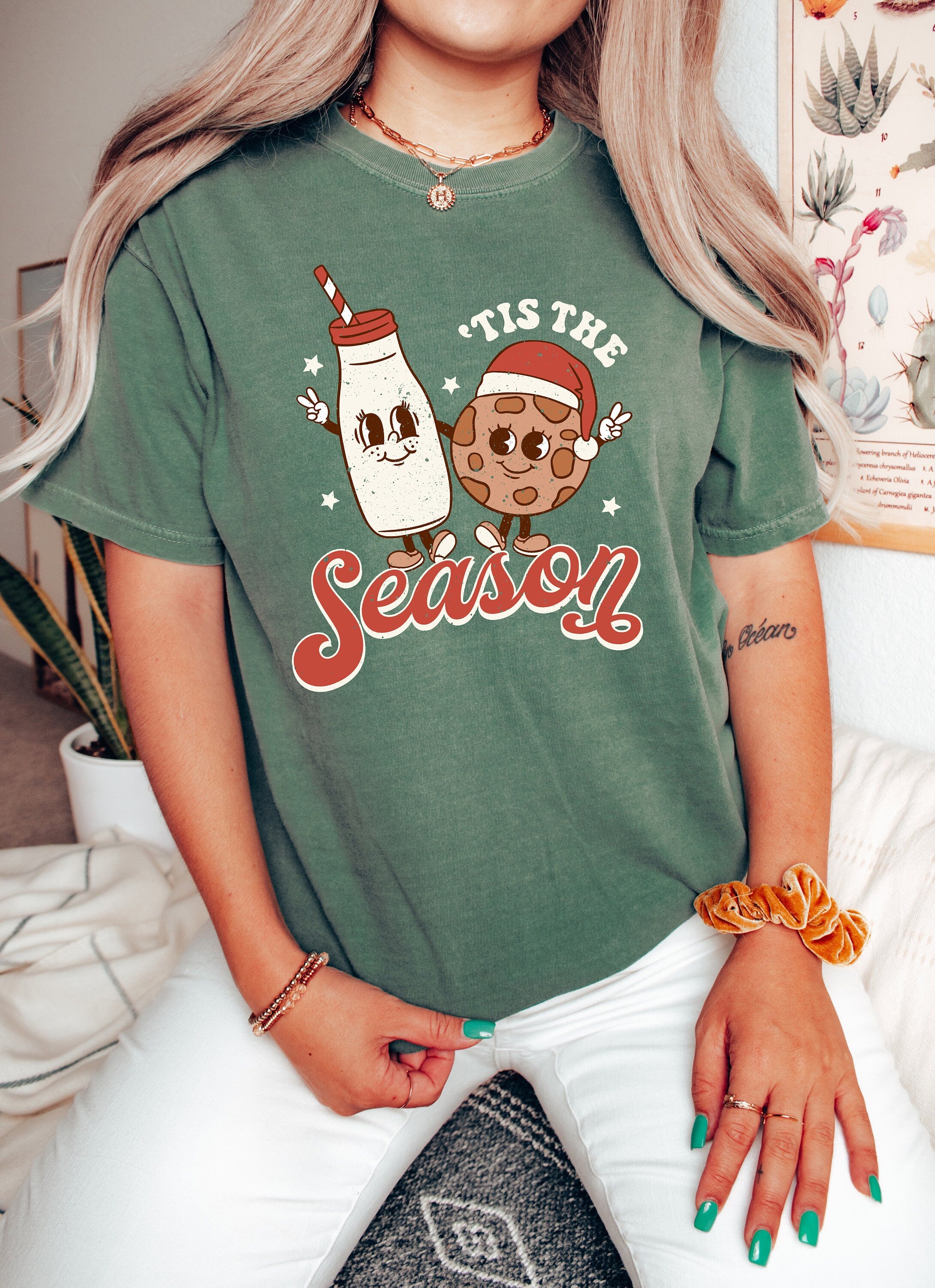 Retro Christmas Comfort Colors Shirt, Tis The Season Santa Shirt, Vintage Santa Christmas Shirt, Retro Holiday Shirt, Ugly Sweater Shirt