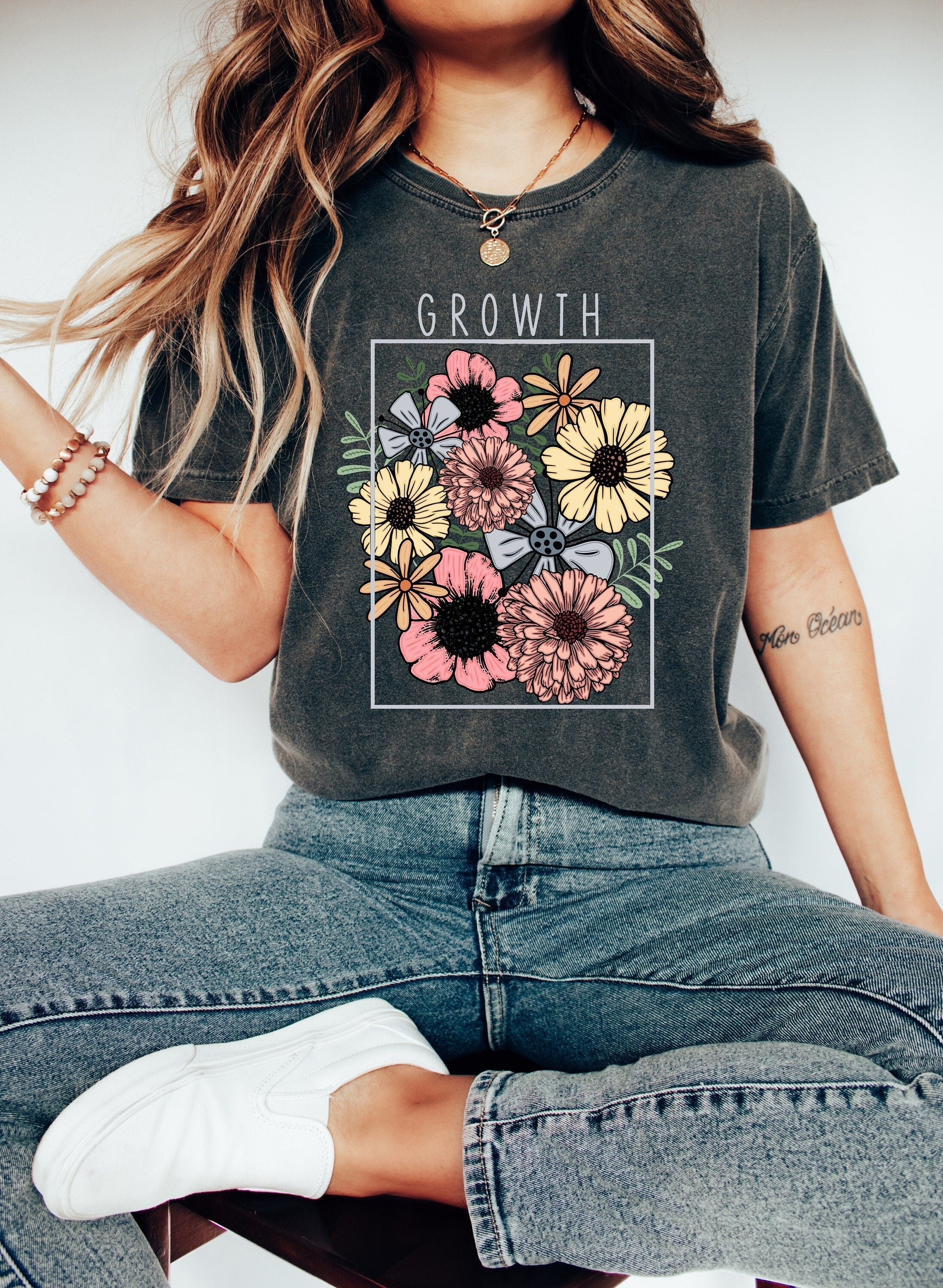 Comfort Colors Tee, Grow With The Flow Colorful, Quote Shirt, Womens Oversized Shirt, Oversized Shirt, Inspirational Shirt, Positive Shirts