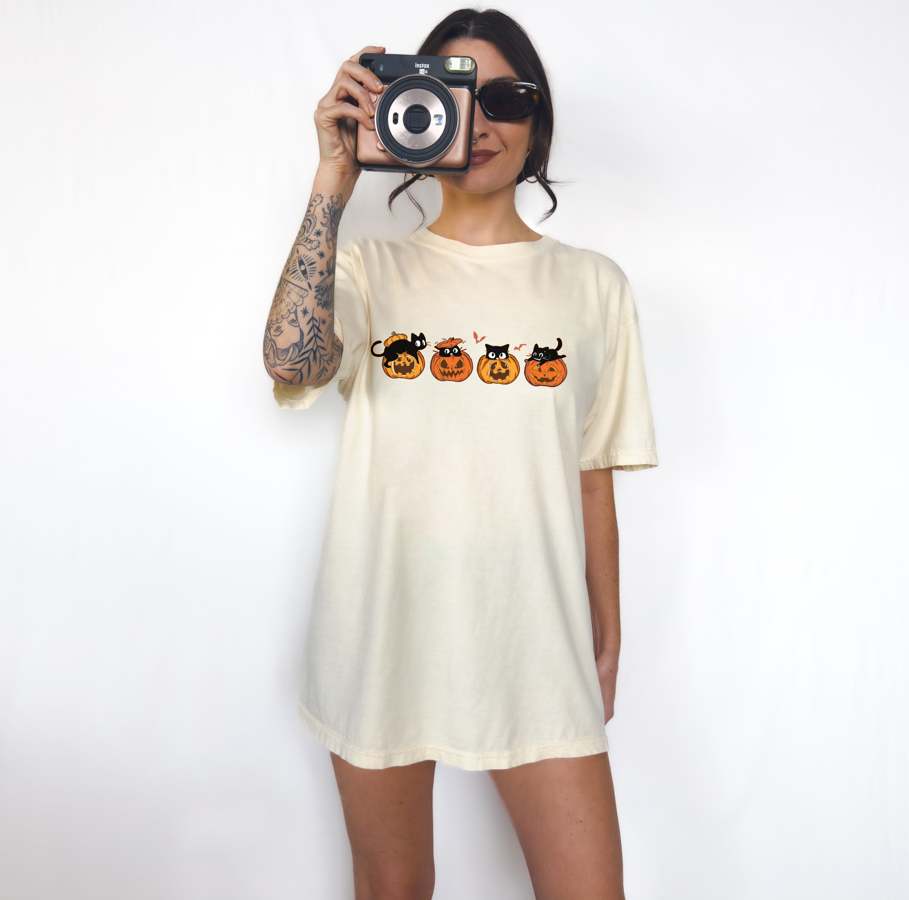 Retro Halloween Comfort Colors shirt, Halloween Cat Shirt, Vintage Pumpkin Halloween Shirt, Cat Shirt,Retro Fall Shirt, Fall Shirt, Autumn