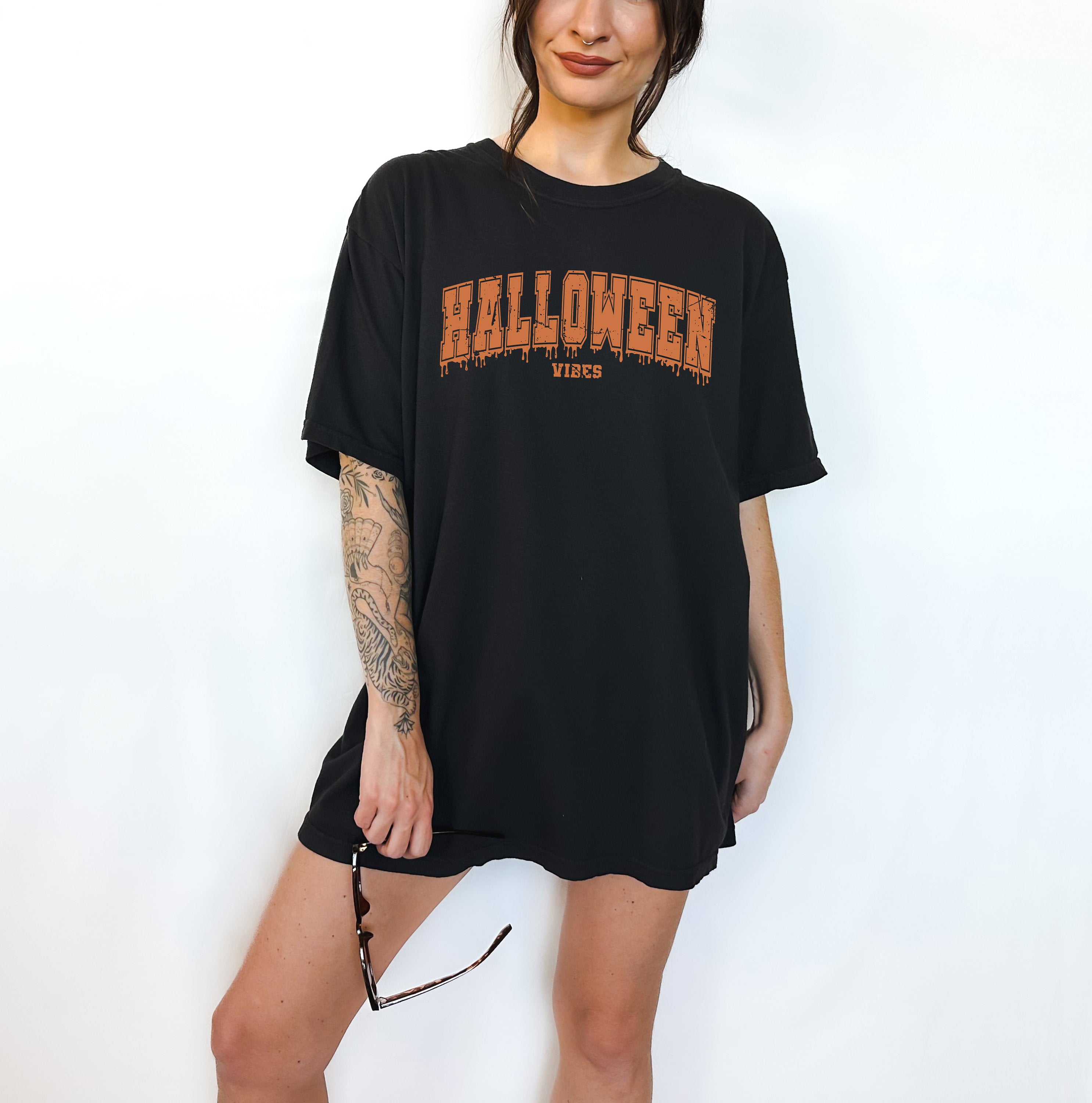 Spooky Halloween Vibes Comfort Colors Tee Spooky Retro Trick or Treat Shirt Retro Skeleton Tee Fall Shirt Autumn T Shirt