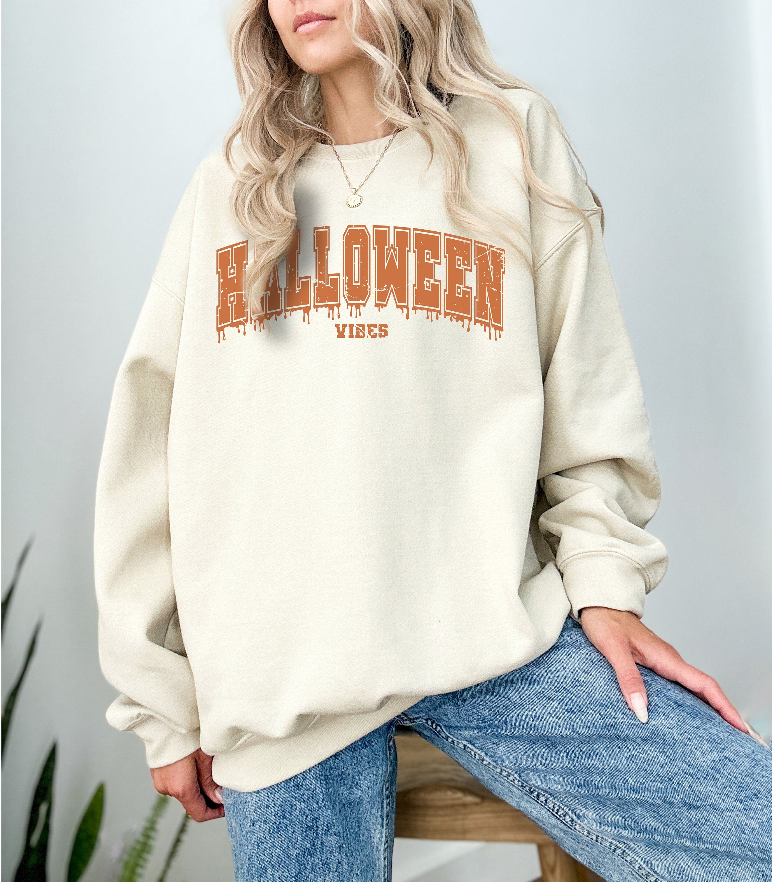 Halloween Vibes Varsity Sweatshirt Retro Fall Design Autumn Sweater, Spooky Season Sweatshirt, Pumpkin Crewneck 2024