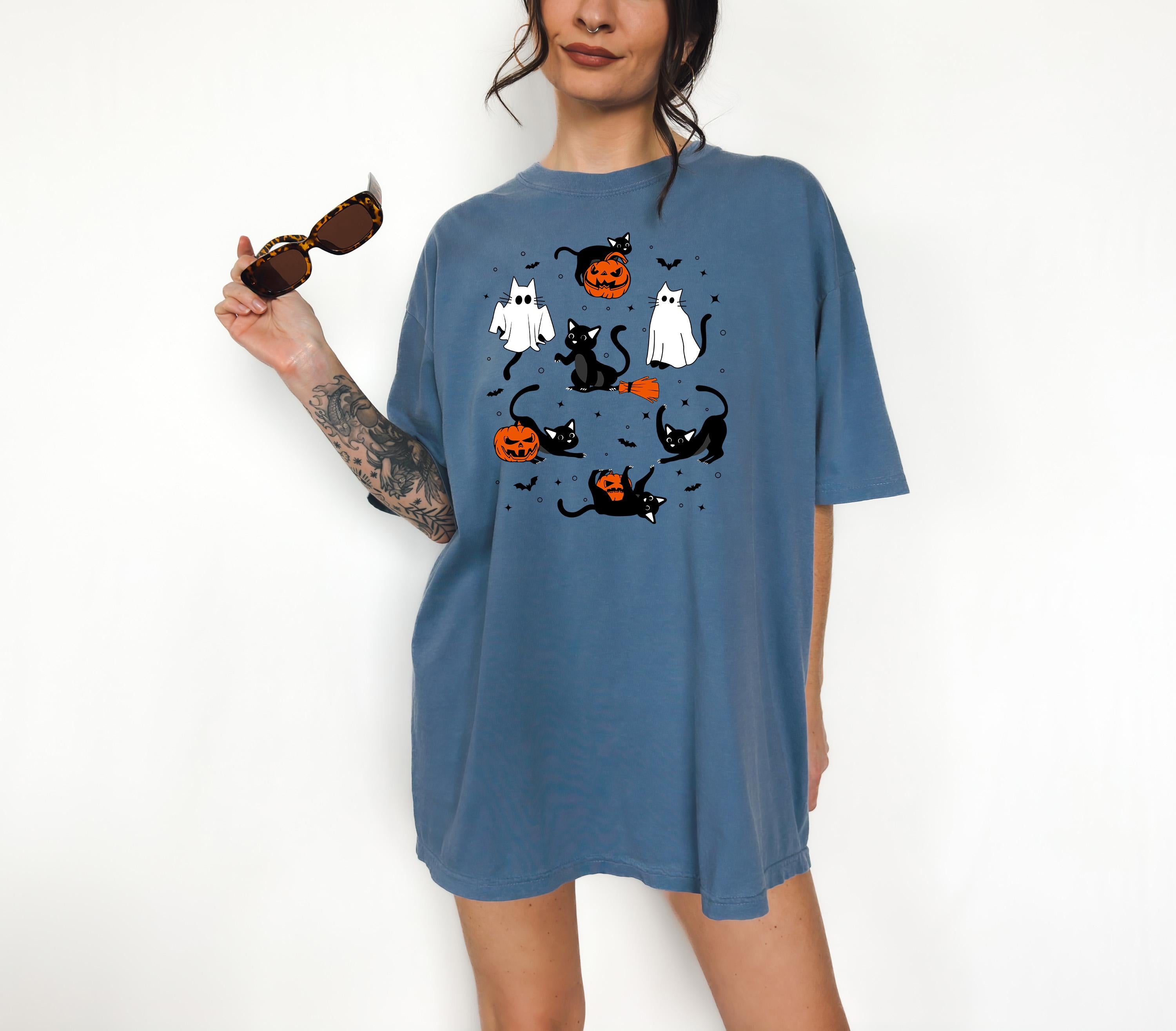 Cute Black Cat Halloween Comfort Colors shirt, Pumpkin T Shirt, Vintage Halloween Shirt, Retro Fall Vibes Shirt, Autumn Shirt Spooky Shirt