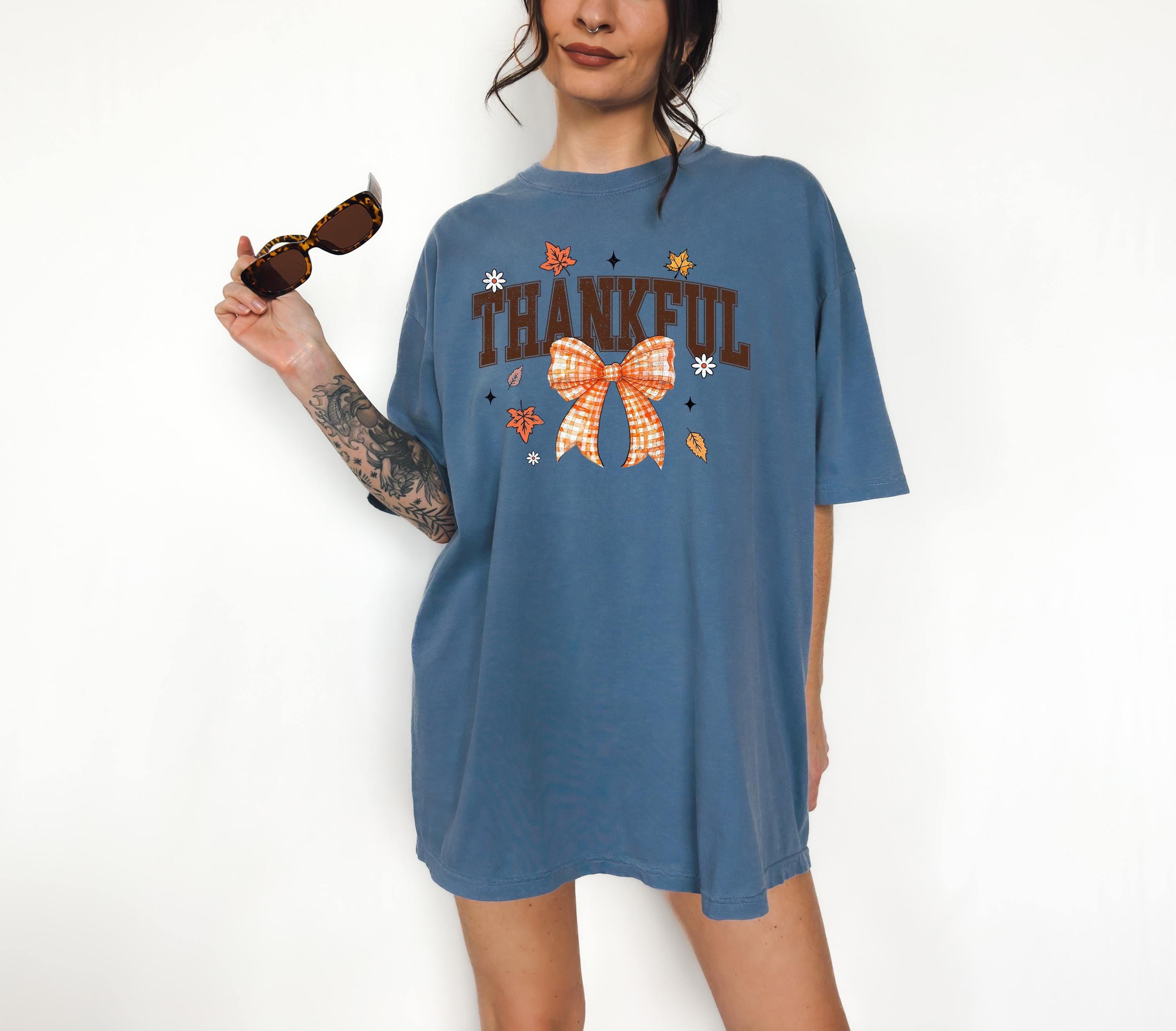 Thankful Comfort Colors shirt, Autumn Tee, Thanksgiving shirt, Vintage Fall Shirt, Retro Fall Vibes Shirt, Autumn Shirt, Cute Bow Design