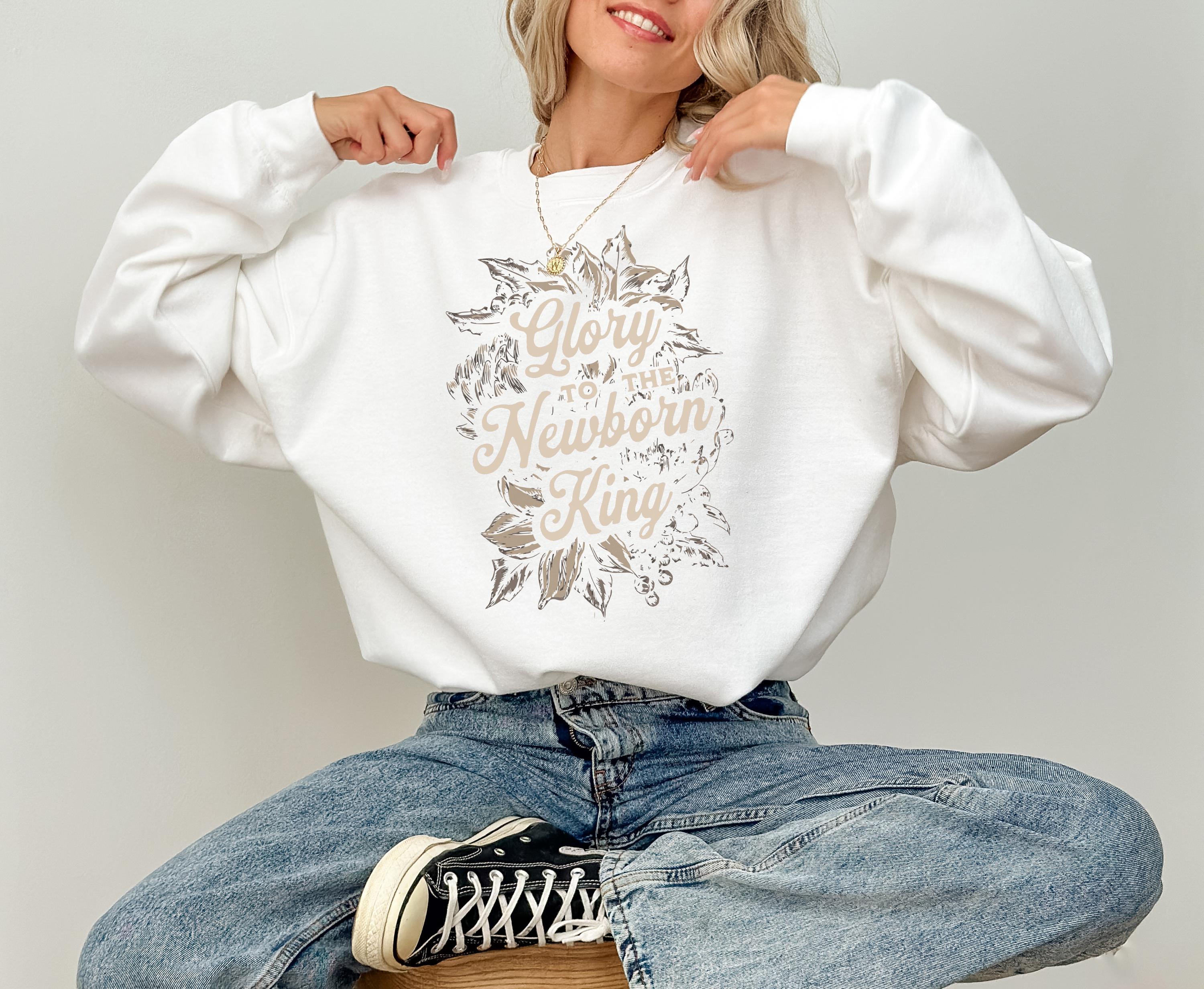 Glory to the New Born King Christmas Sweater, Cute Christmas Crewneck, Retro Christmas Sweatshirt, Xmas Graphic Pullover, Holiday Jumper