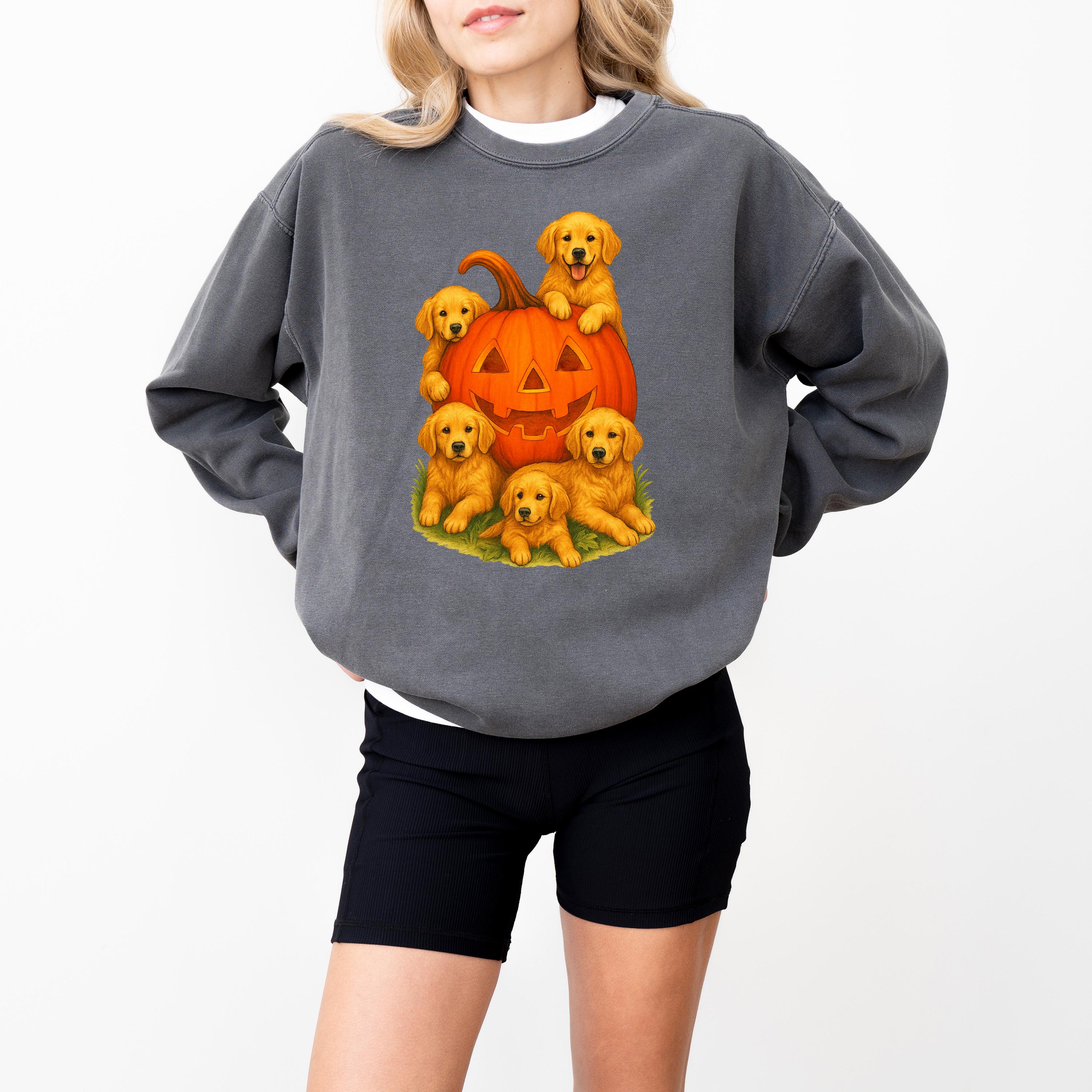 Retro Golden Retriever Halloween Comfort Colors Sweatshirt, Fall DTG Design, Jack O' Lantern Pumpkin, Autumn Sweater, 90's Vintage Crewneck