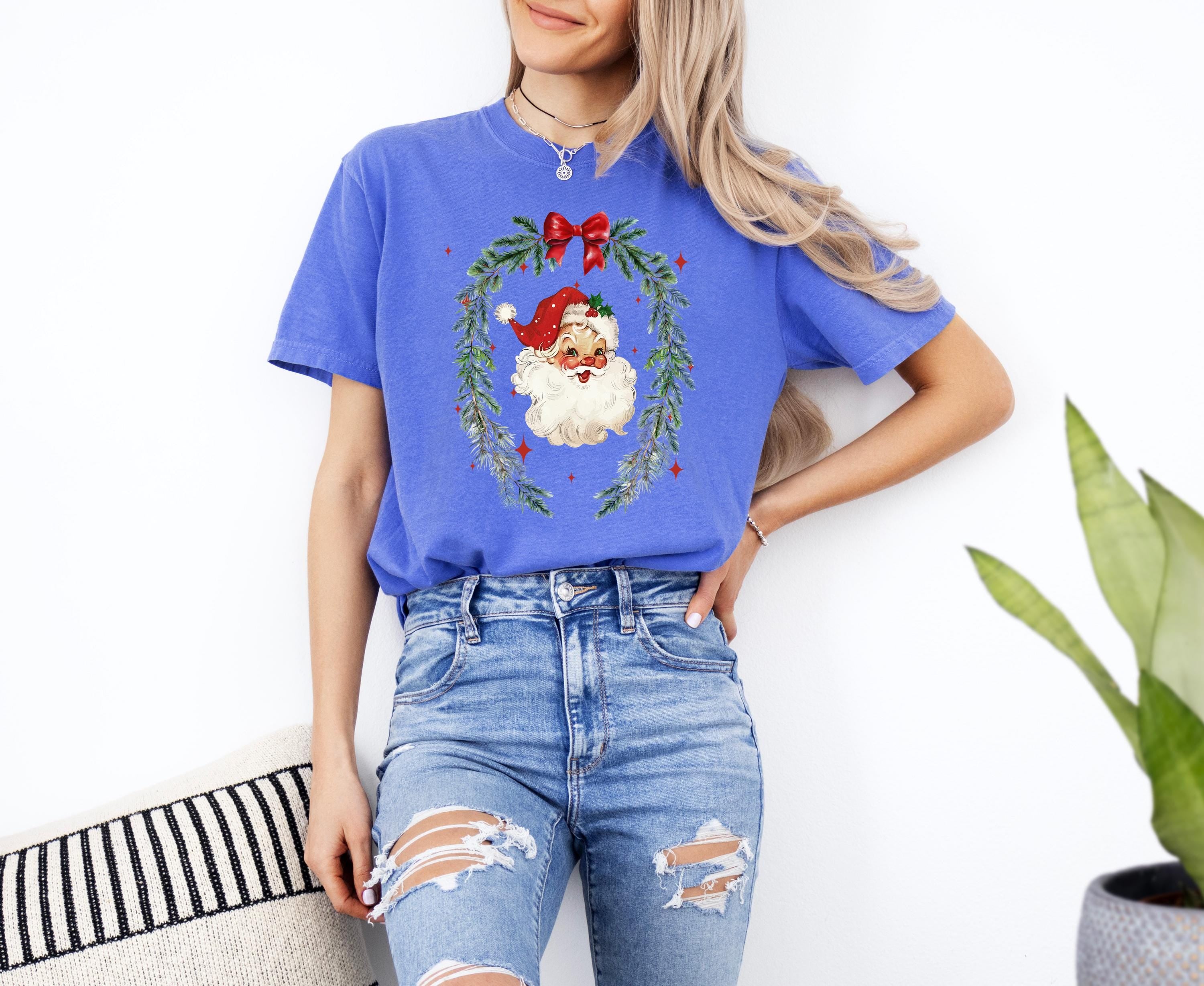 Retro Santa Comfort Colors Shirt, Nostalgic Christmas TShirt, Holiday Shirt, Cozy T, Christmas Wreath Design, Christmas 2025