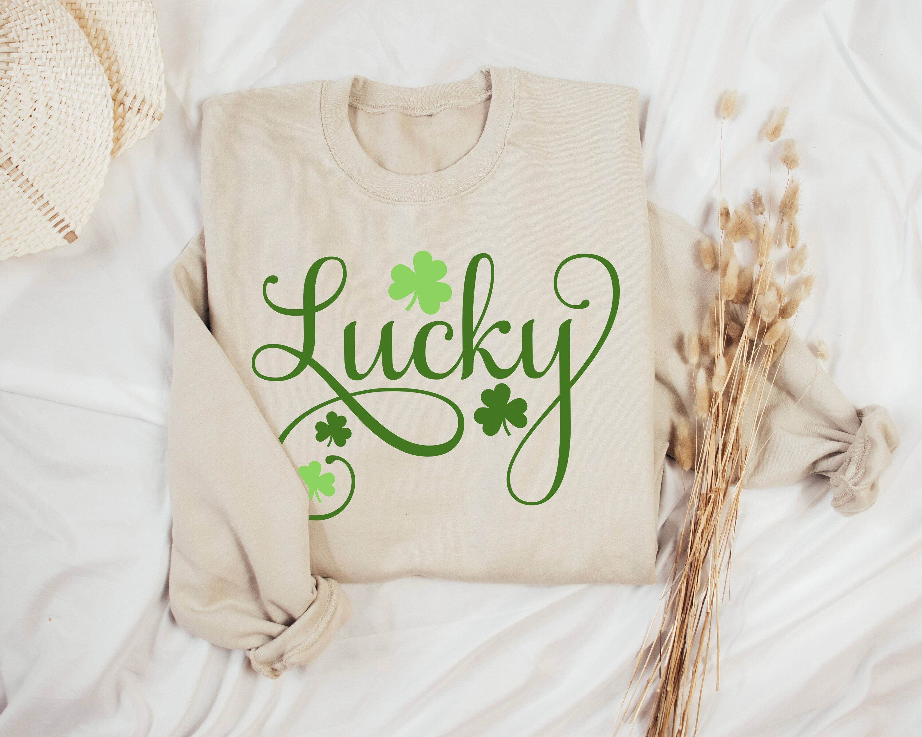 Lucky Script Sweatshirt, Lucky Clover Sweater, St Patricks Day Sweatshirt, Lucky Pullover, Womens Lucky Sweatshirt, Lucky Crewneck, Shamrock