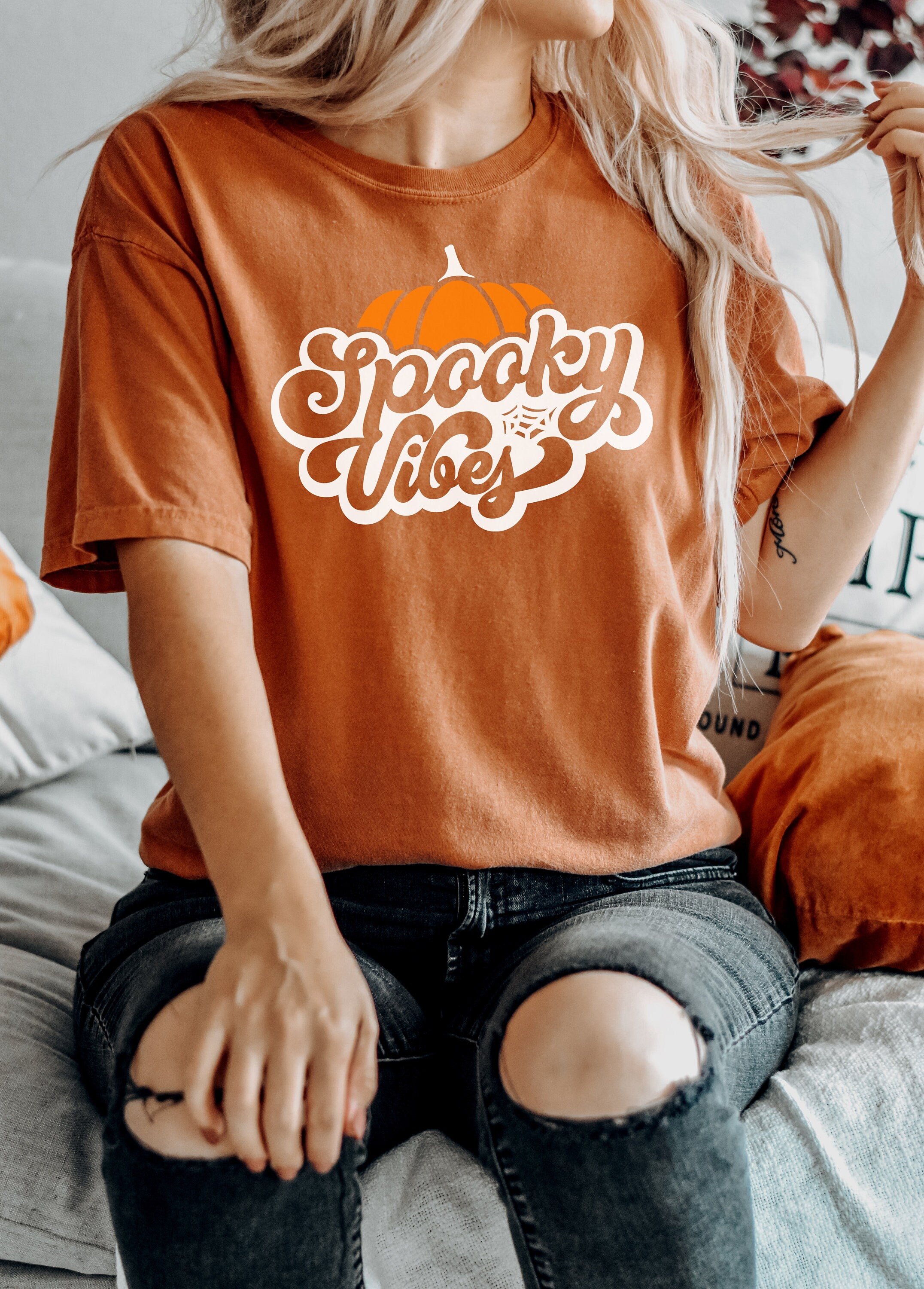 Retro Halloween Comfort Colors shirt, Spooky Vibes Pumpkin Halloween, Vintage Ghost Halloween Shirt, Witch Shirt, Retro Fall Shirt, Fall Tee