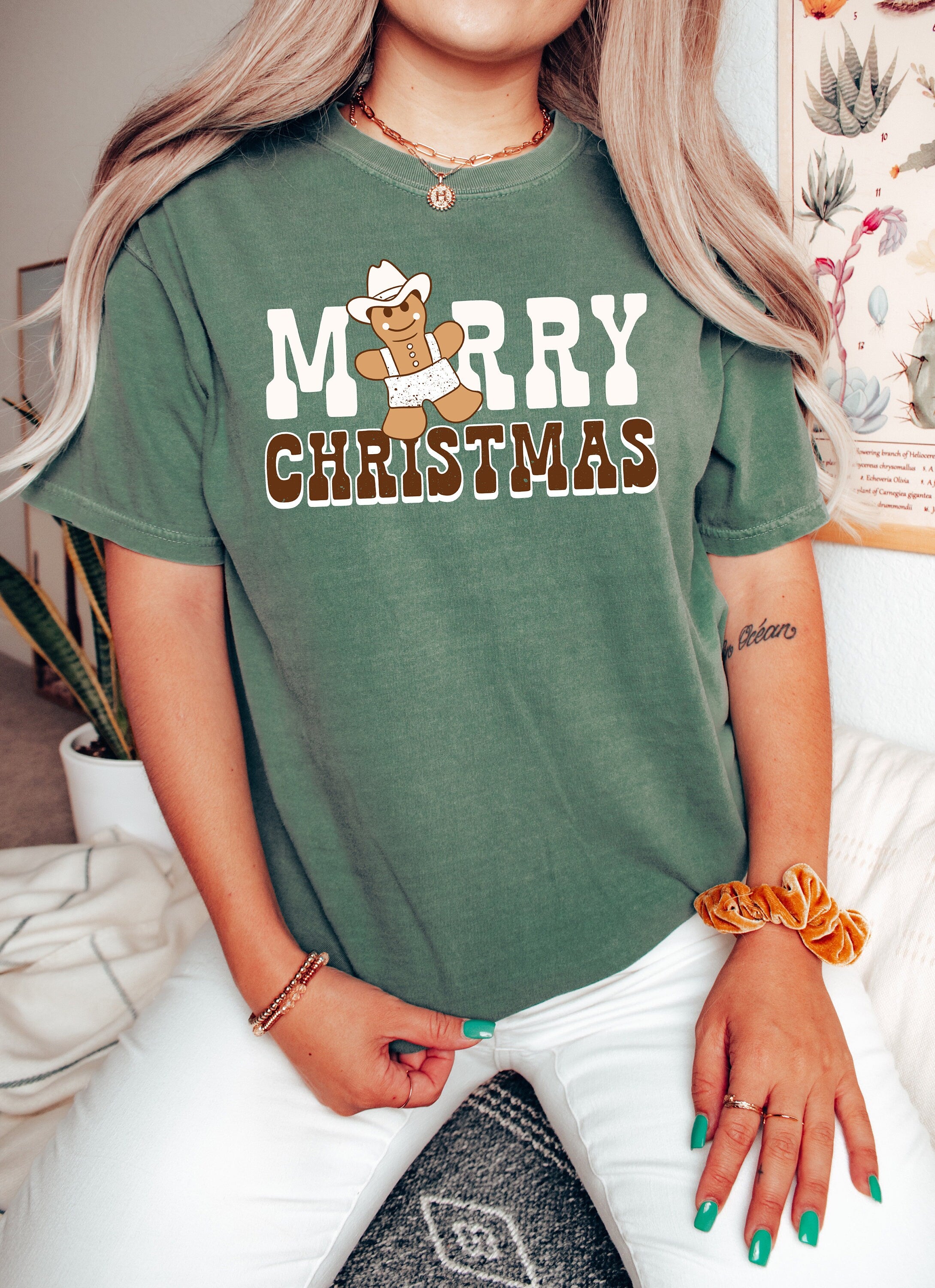Retro Christmas Comfort Colors Shirt, Merry Christmas Western Shirt, Vintage Santa Christmas Shirt, Retro Holiday Shirt, Ugly Sweater Shirt