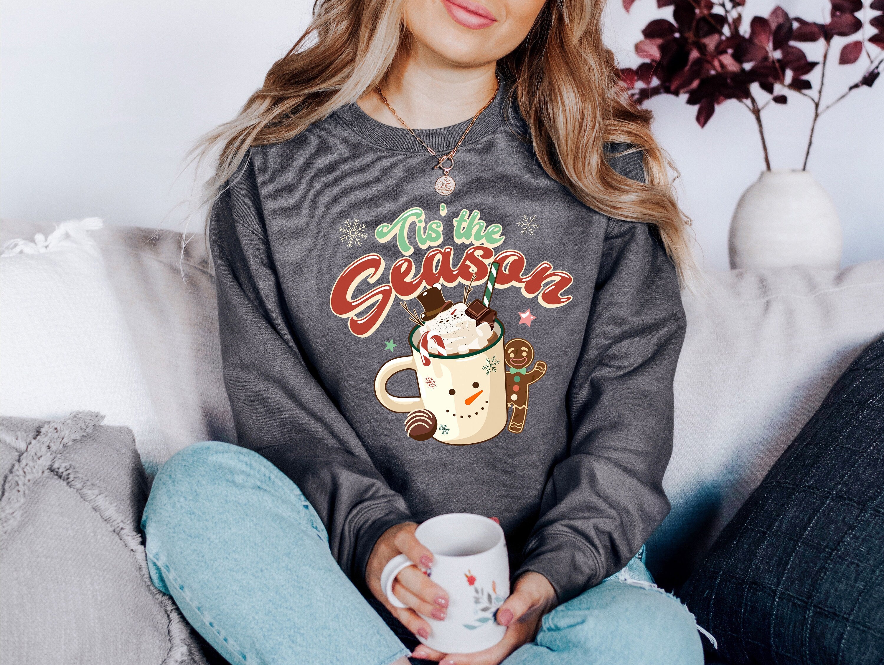 Tis The Season Hot Cocoa Sweater, Vintage Christmas, Christmas Sweatshirt, Women's Cute Santa, Xmas Graphic Pullover, Holiday Ugly Sweater