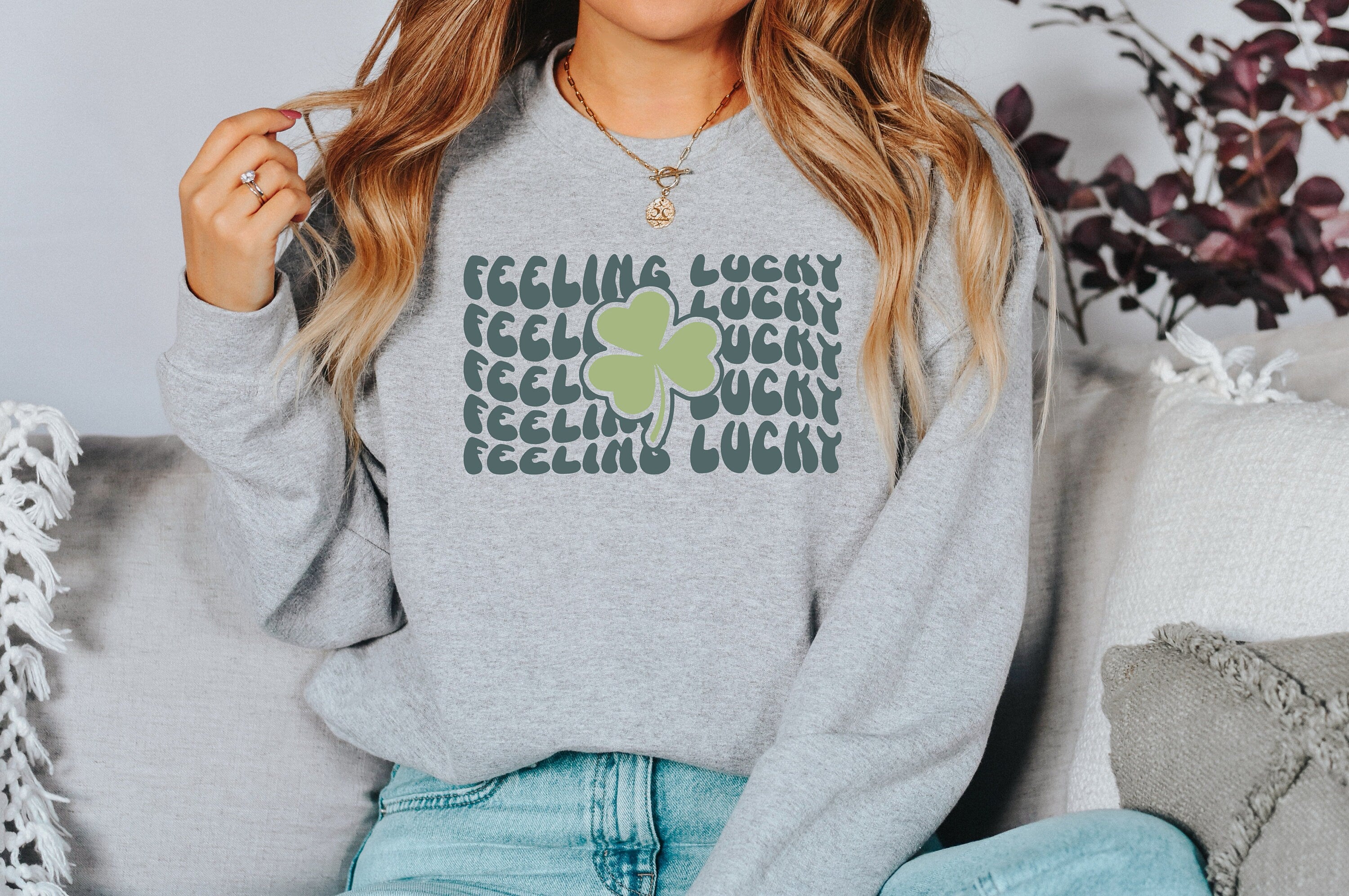 Feeling Lucky Sweatshirt, Lucky Clover Sweater, St Patricks Day Sweatshirt, Lucky Pullover, Womens Sweatshirt, Crewneck, Shamrock Shirt