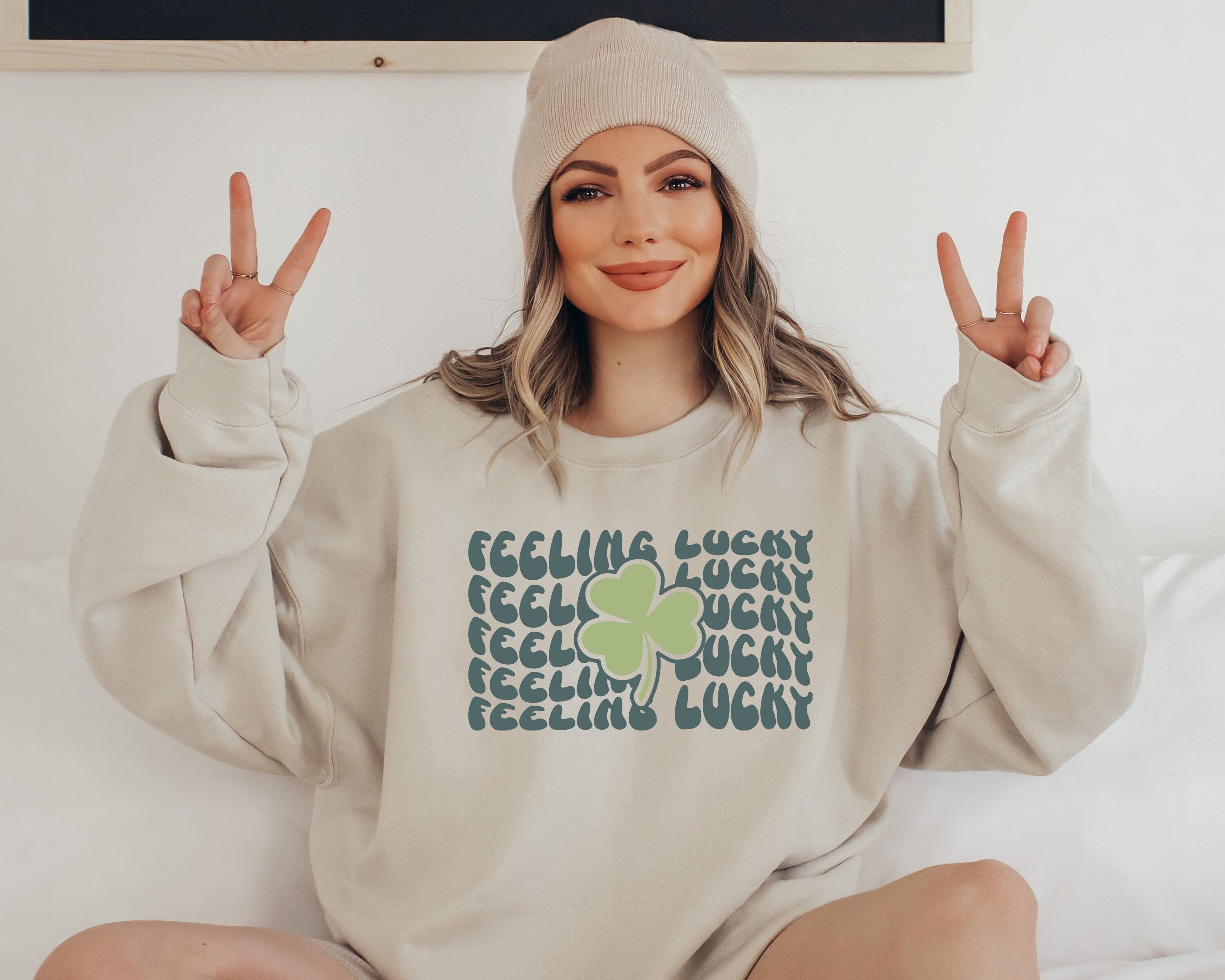 Feeling Lucky Sweatshirt, Lucky Clover Sweater, St Patricks Day Sweatshirt, Lucky Pullover, Womens Sweatshirt, Crewneck, Shamrock Shirt