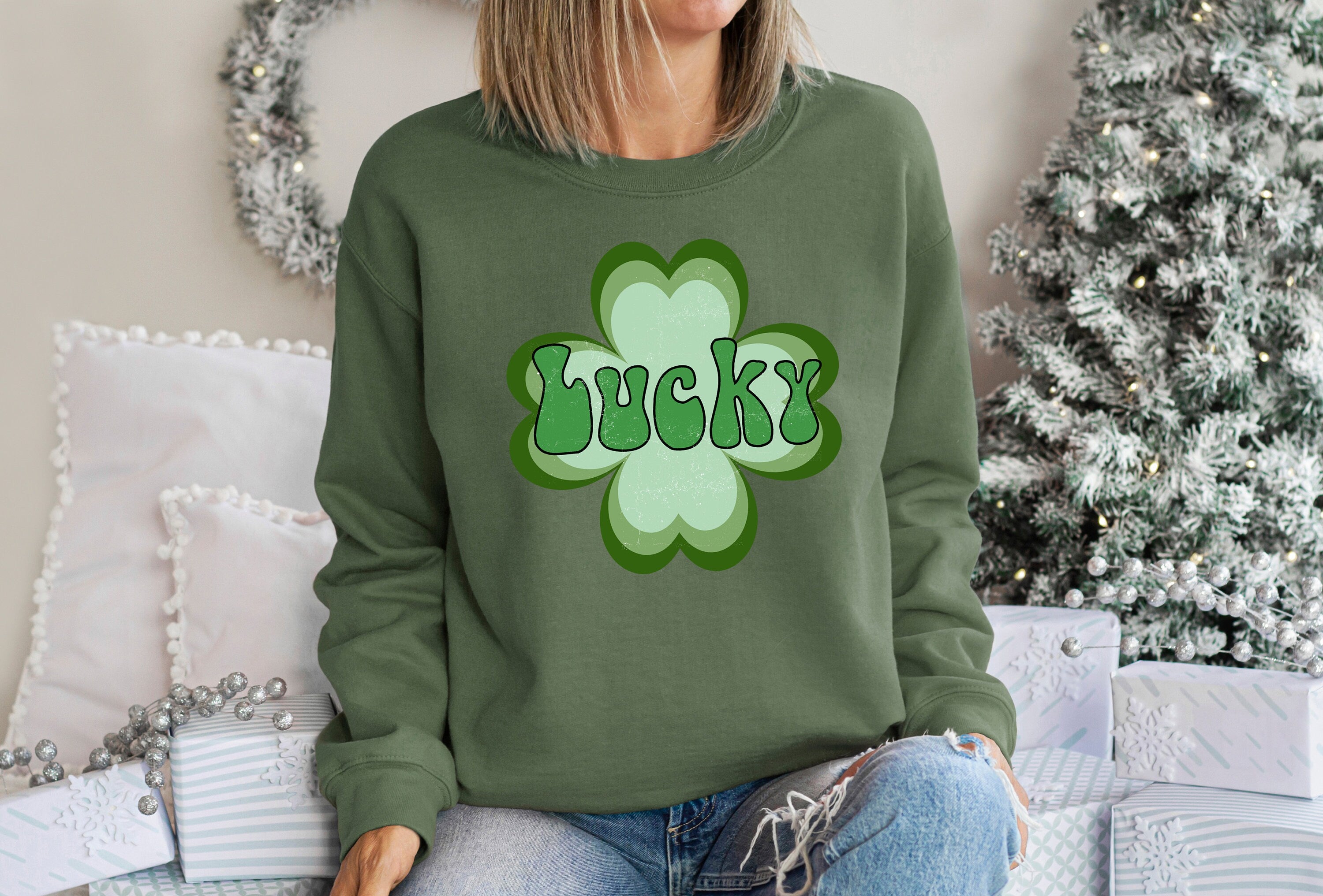 Lucky Retro Sweatshirt, Lucky Clover Sweater, St Patricks Day Sweatshirt, Lucky Pullover, Womens Lucky Sweatshirt, Lucky Crewneck, Shamrock