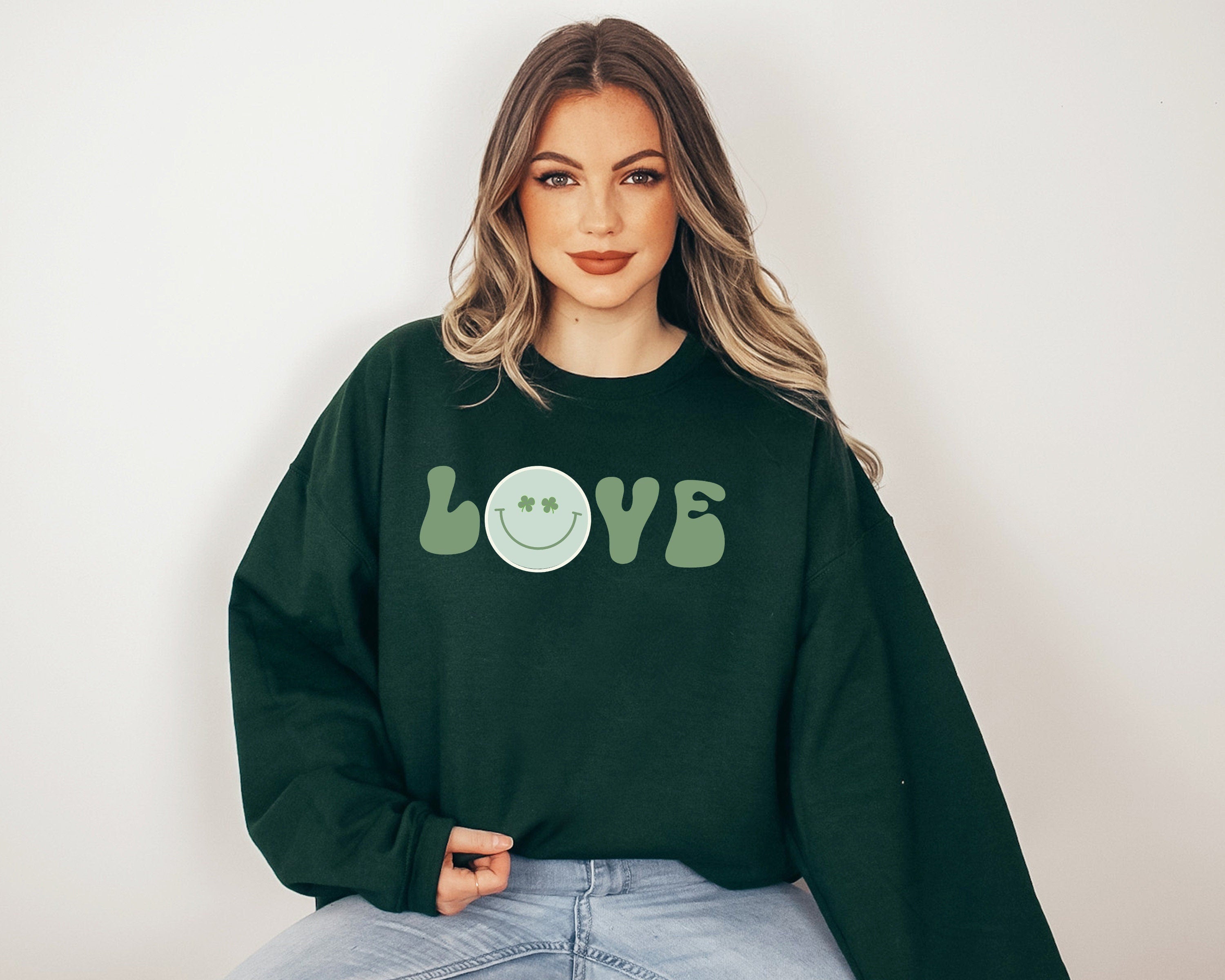 Feeling Lucky Sweatshirt, Lucky Love Sweater, St Patricks Day Sweatshirt, Lucky Pullover, Womens Sweatshirt, Crewneck, Shamrock Shirt