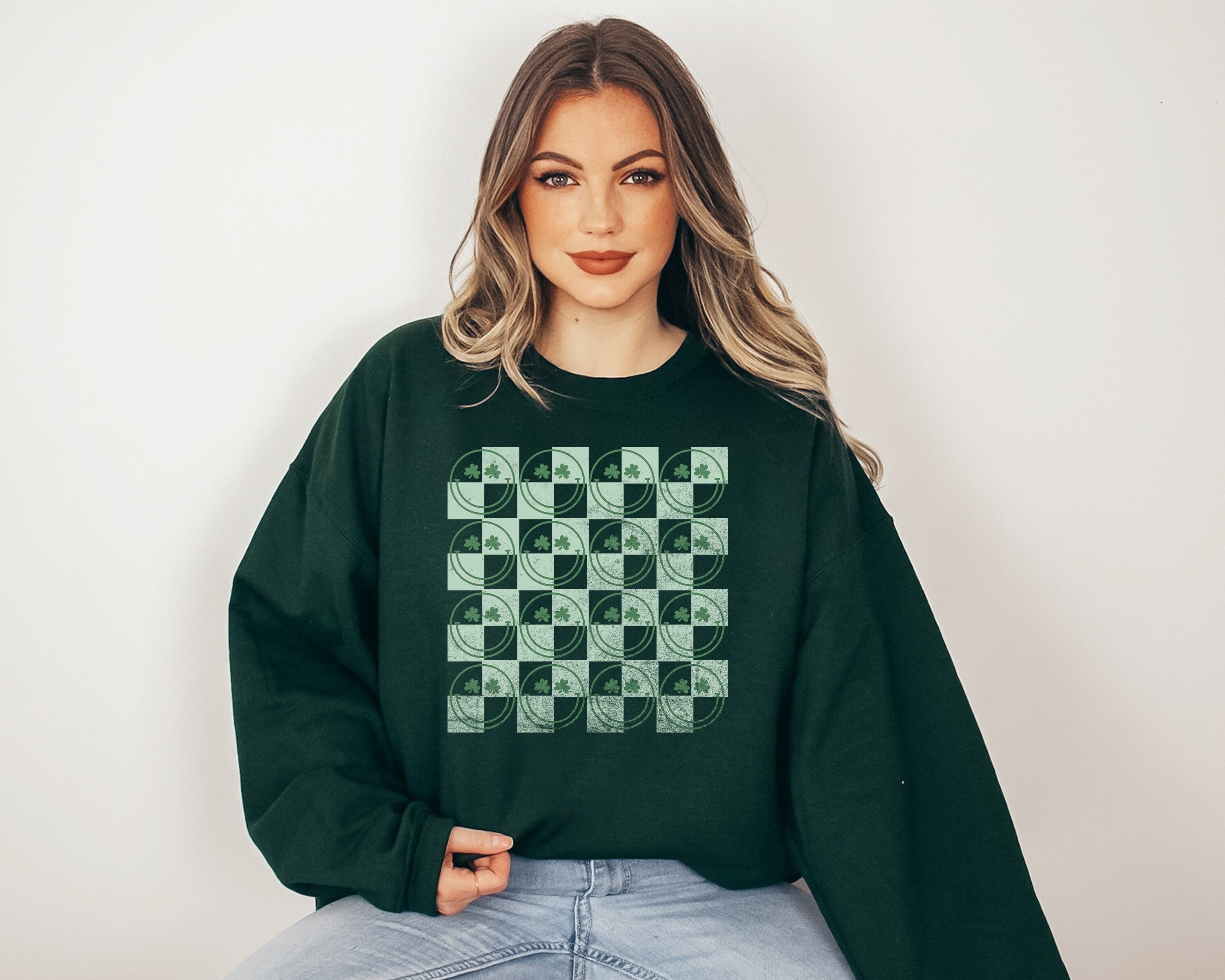 Lucky Retro Sweatshirt, Lucky Smiley aSweater, St Patricks Day Sweatshirt, Lucky Pullover, Womens Lucky Sweatshirt, Lucky Crewneck, Shamrock