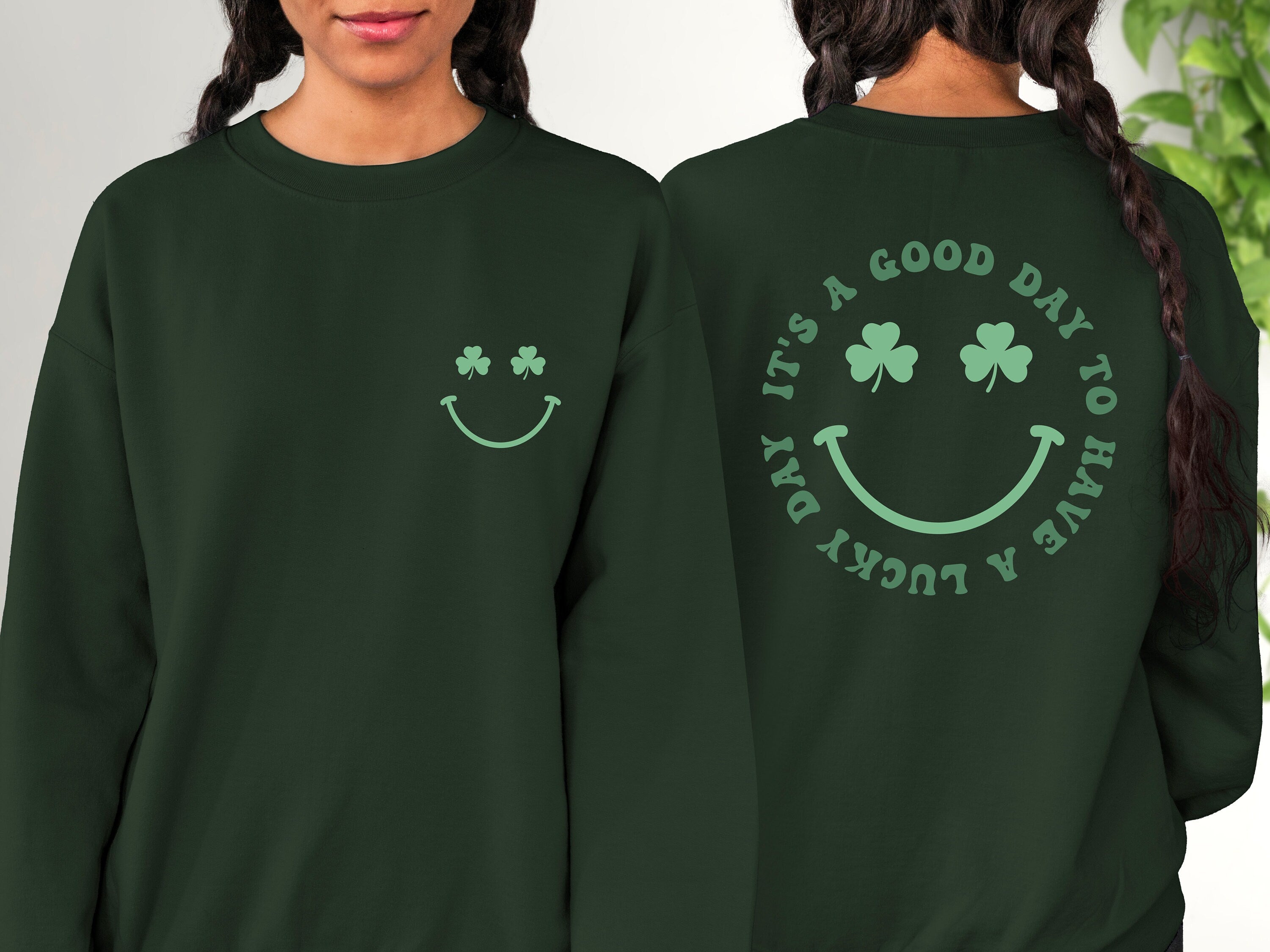 Retro Lucky Clover Sweatshirt, Feeling Lucky Sweater,St Patricks Day Sweatshirt, Lucky Pullover, Womens Sweatshirt, Crewneck, Shamrock Shirt