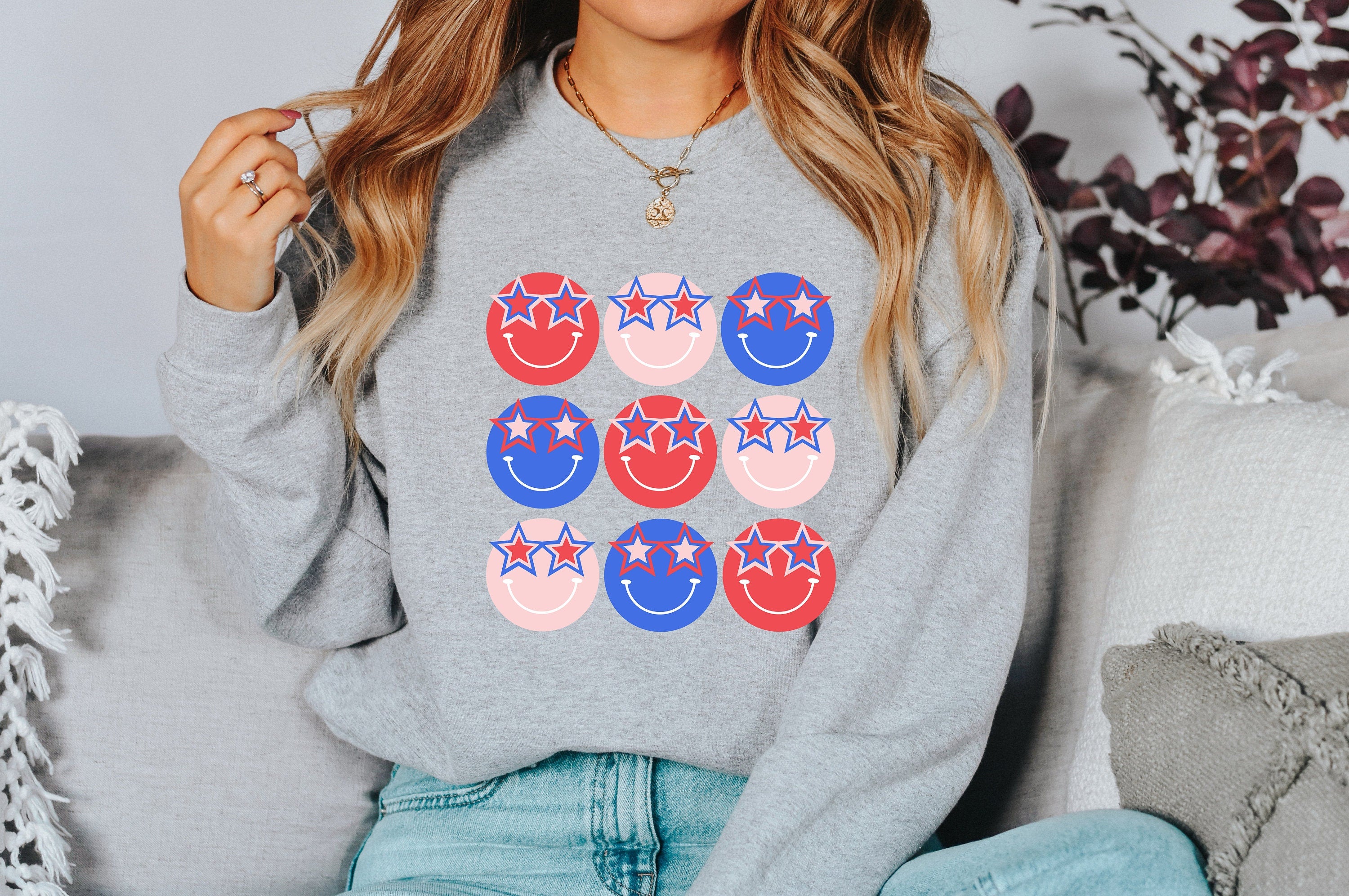 Retro Fourth of July Sweatshirt, Smiley USA, 4th of July Sweater, America Pullover, Womens Sweatshirt, Independence Day, Patriotic