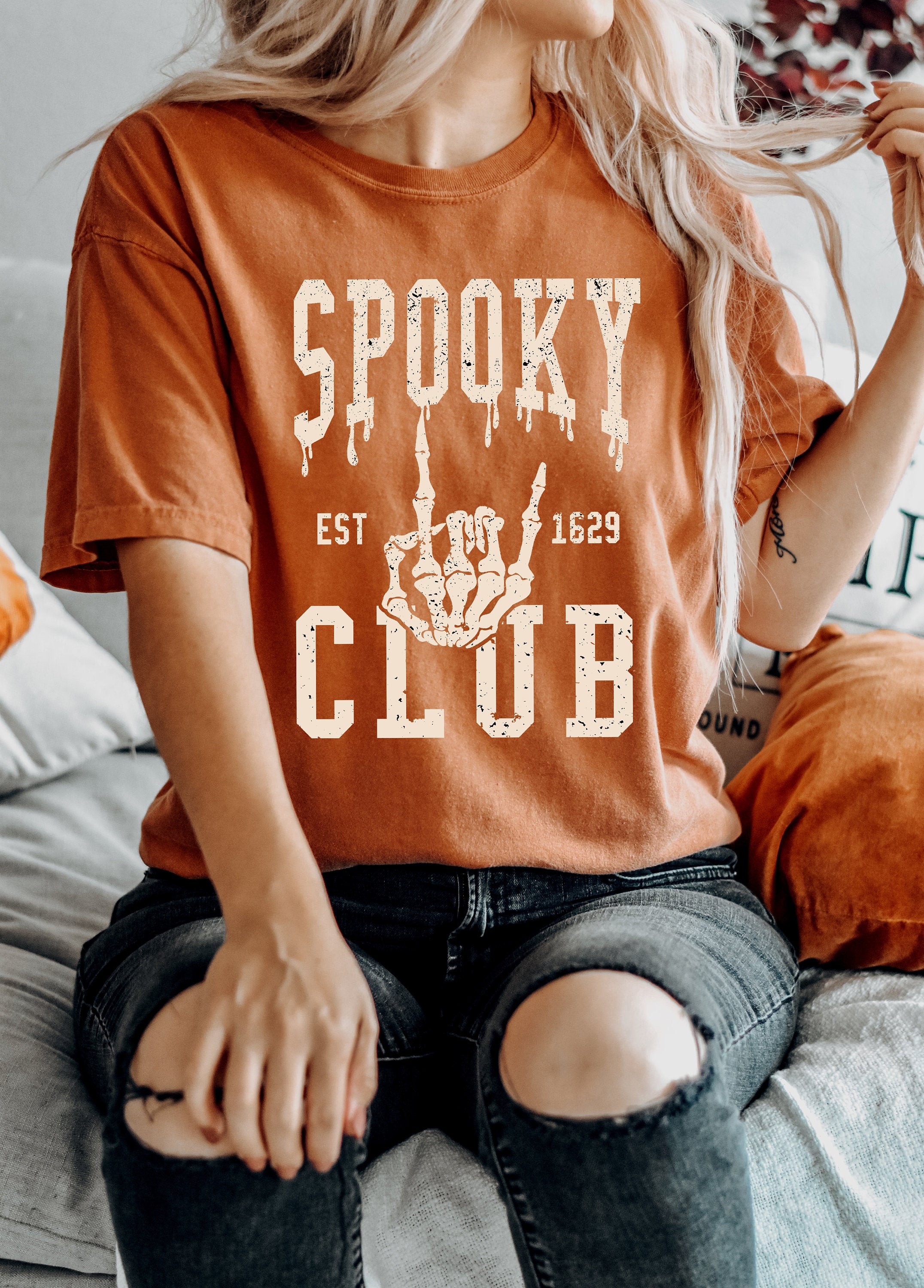 Retro Halloween Comfort Colors shirt,Spooky Babes Club ,Vintage Skeleton Halloween Shirt,Autumn Shirt,Retro Fall Shirt,