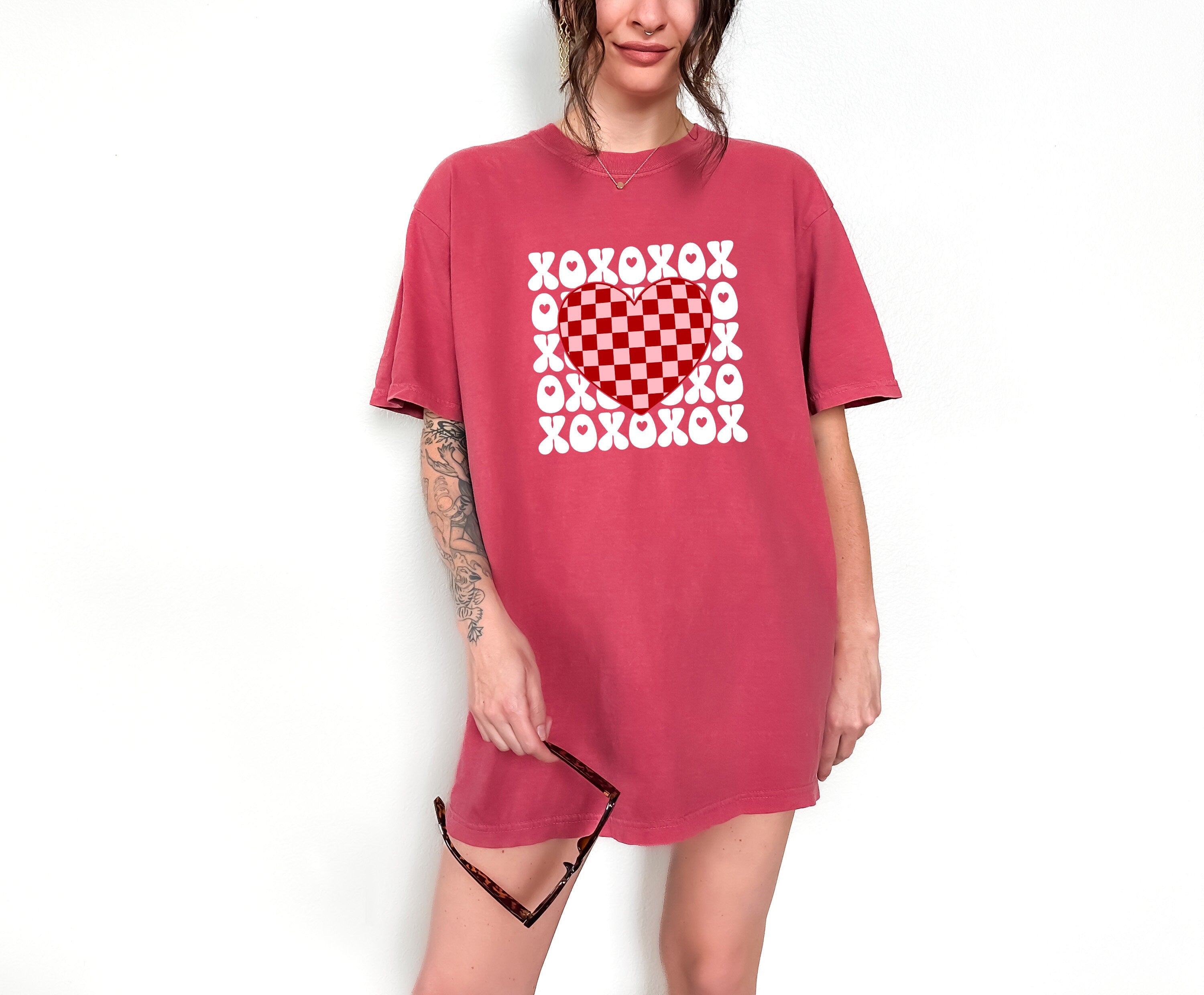 Retro Valentines Day Comfort Colors Shirt, XOXO, Vintage Galentines Day T Shirt, Self Love Shirt, Kisses and Hugs Graphic T