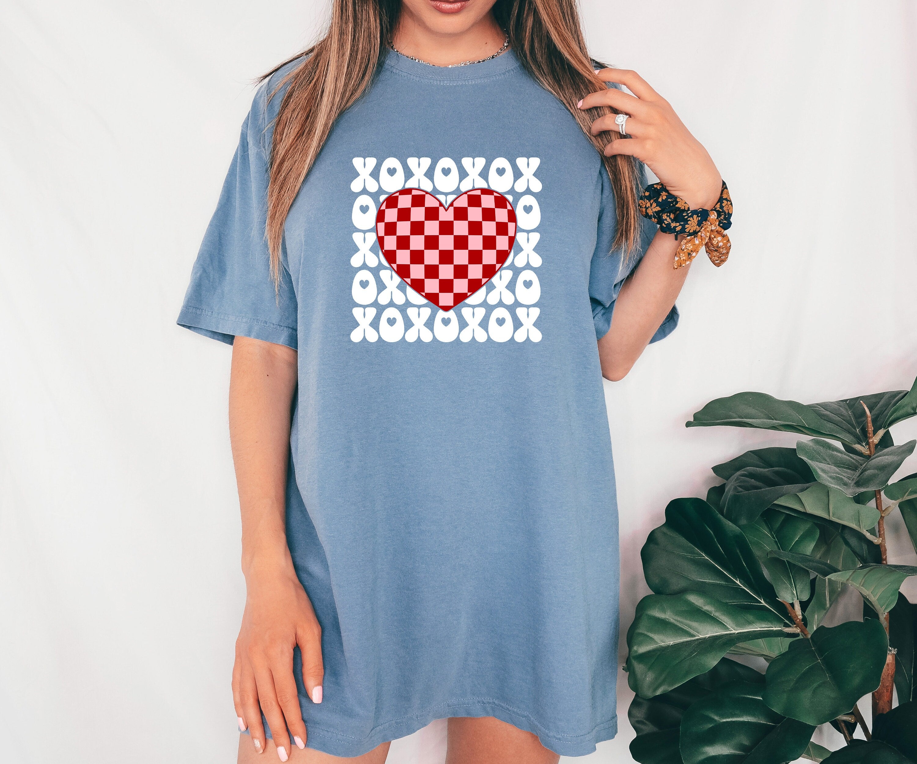 Retro Valentines Day Comfort Colors Shirt, XOXO, Vintage Galentines Day T Shirt, Self Love Shirt, Kisses and Hugs Graphic T