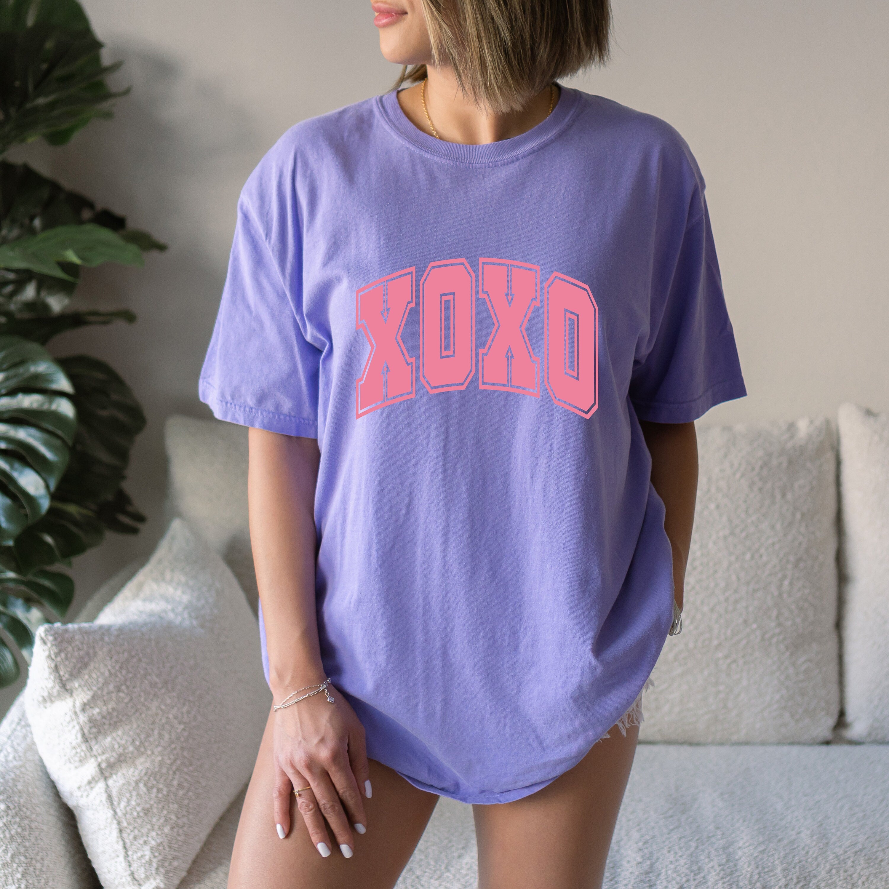 Retro Valentines Day Comfort Colors Shirt, Retro XOXO Varsity Shirt, Vintage Galentines Day T Shirt, VDay Shirt, Graphic T Shirt