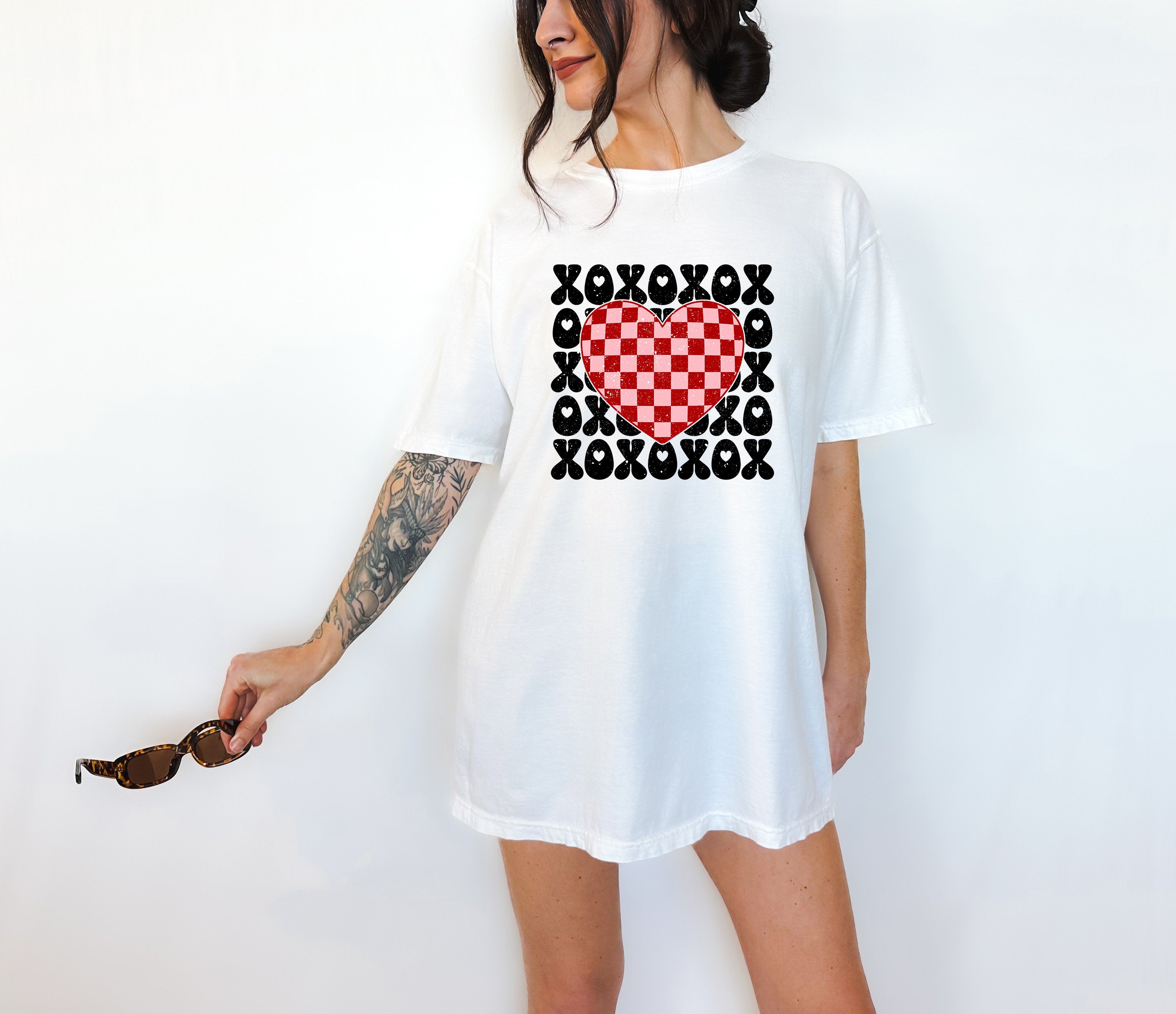 Retro Valentines Day Comfort Colors Shirt, XOXO, Vintage Galentines Day T Shirt, Love Shirt, Kisses and Hugs Shirt, Holiday Graphic T