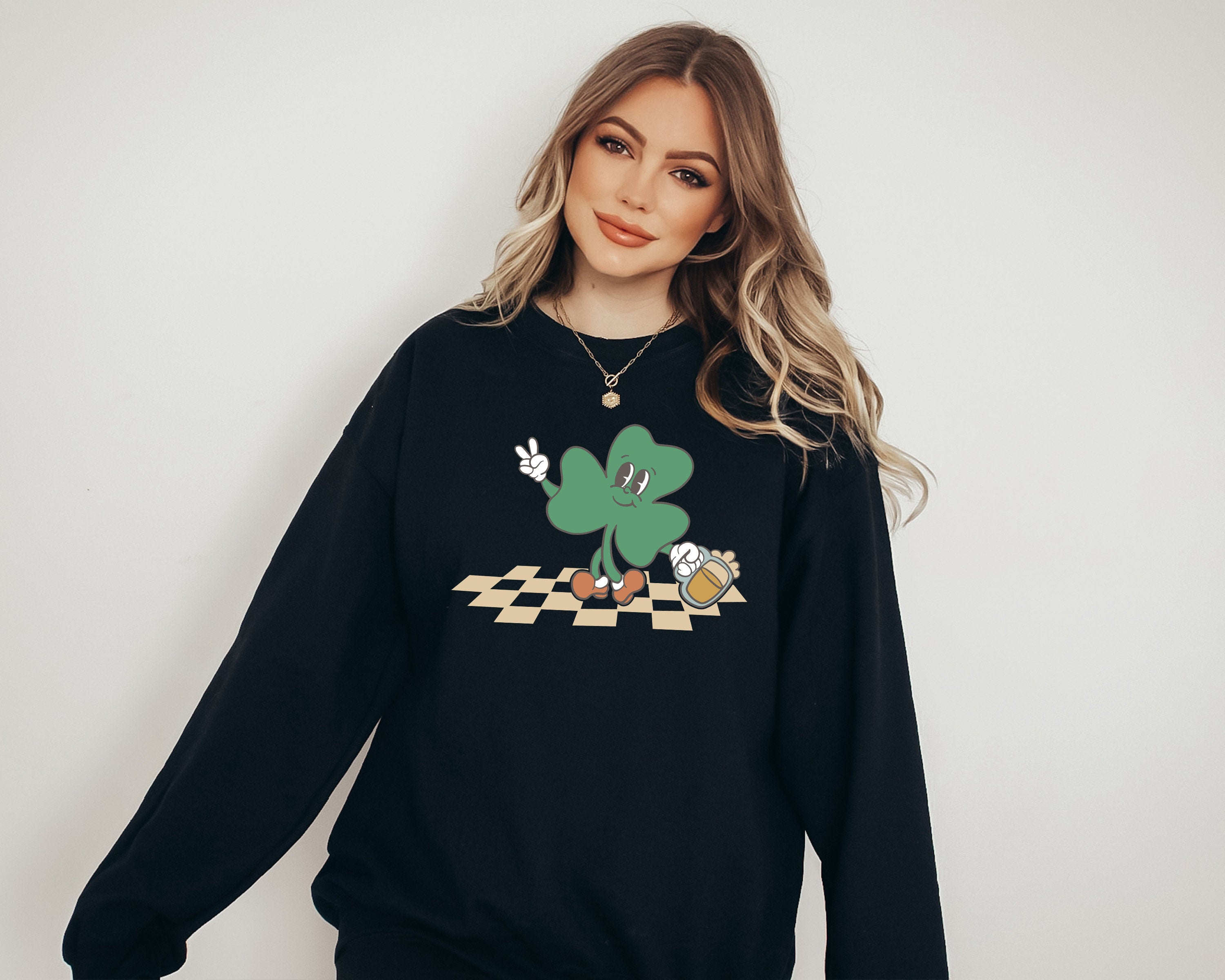 Retro Shamrock St Pattys Day Sweatshirt Lucky Clover Sweater St Patricks Day Sweatshirt Lucky Pullover St Paddy's Crewneck Shamrock Shirt